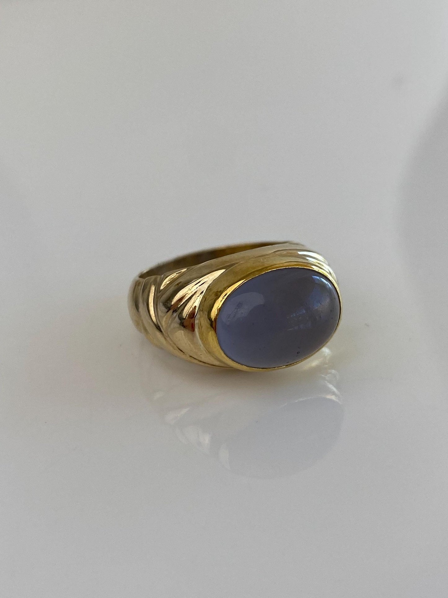 Vintage Solid 14k Yellow Gold Purple Chalcedony Ring - Size 6.25