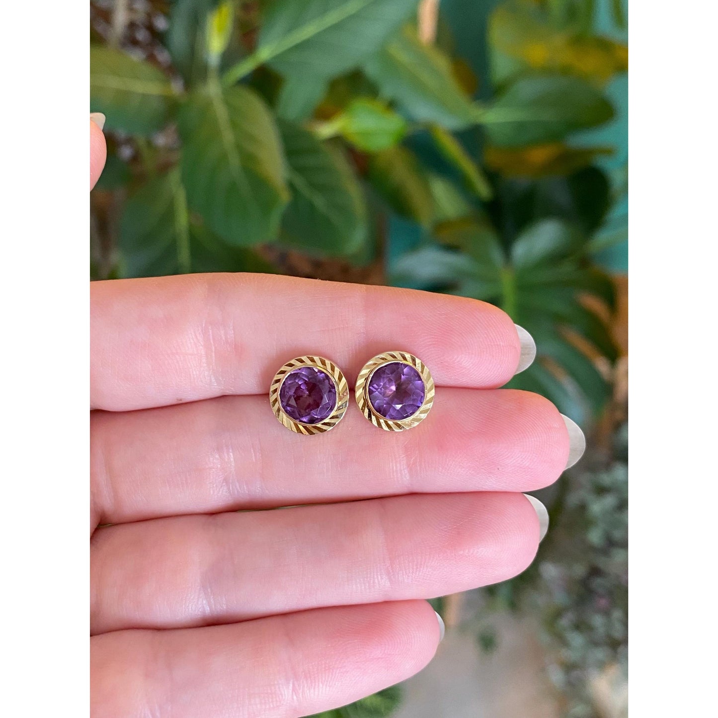 Vintage Solid 14k Yellow Gold Engine Turned Amethyst Stud Earrings