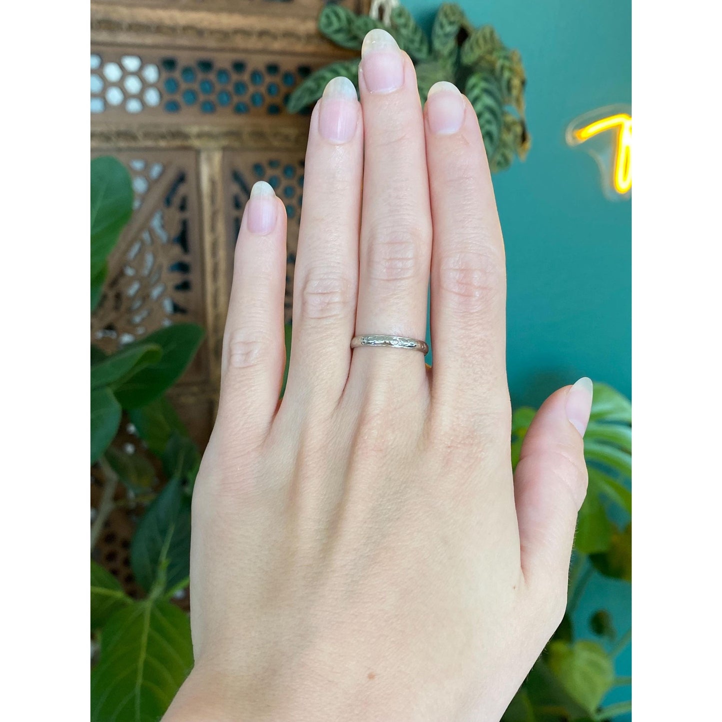 Vintage Solid 14k White Gold Designed Ring Band - Size 6.5