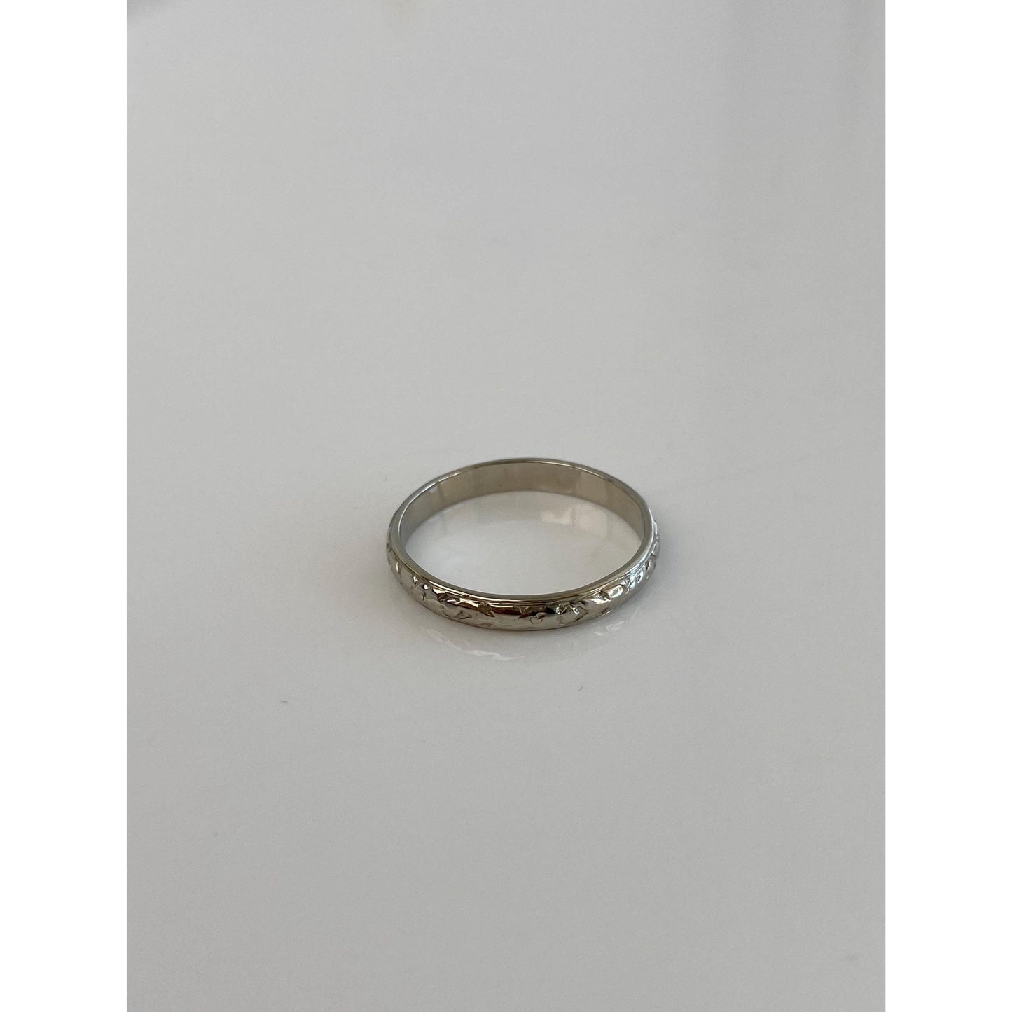 Vintage Solid 14k White Gold Designed Ring Band - Size 6.5