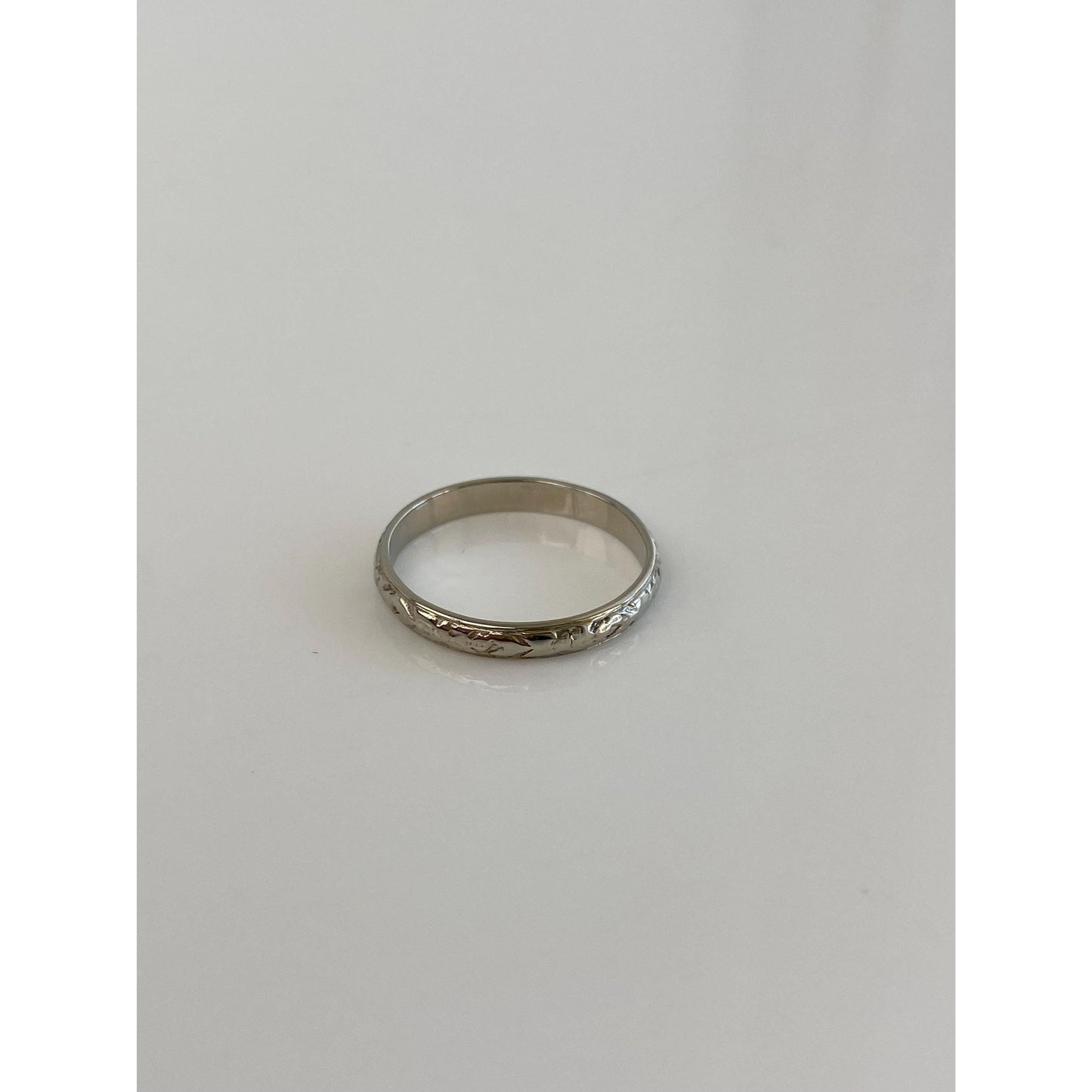 Vintage Solid 14k White Gold Designed Ring Band - Size 6.5