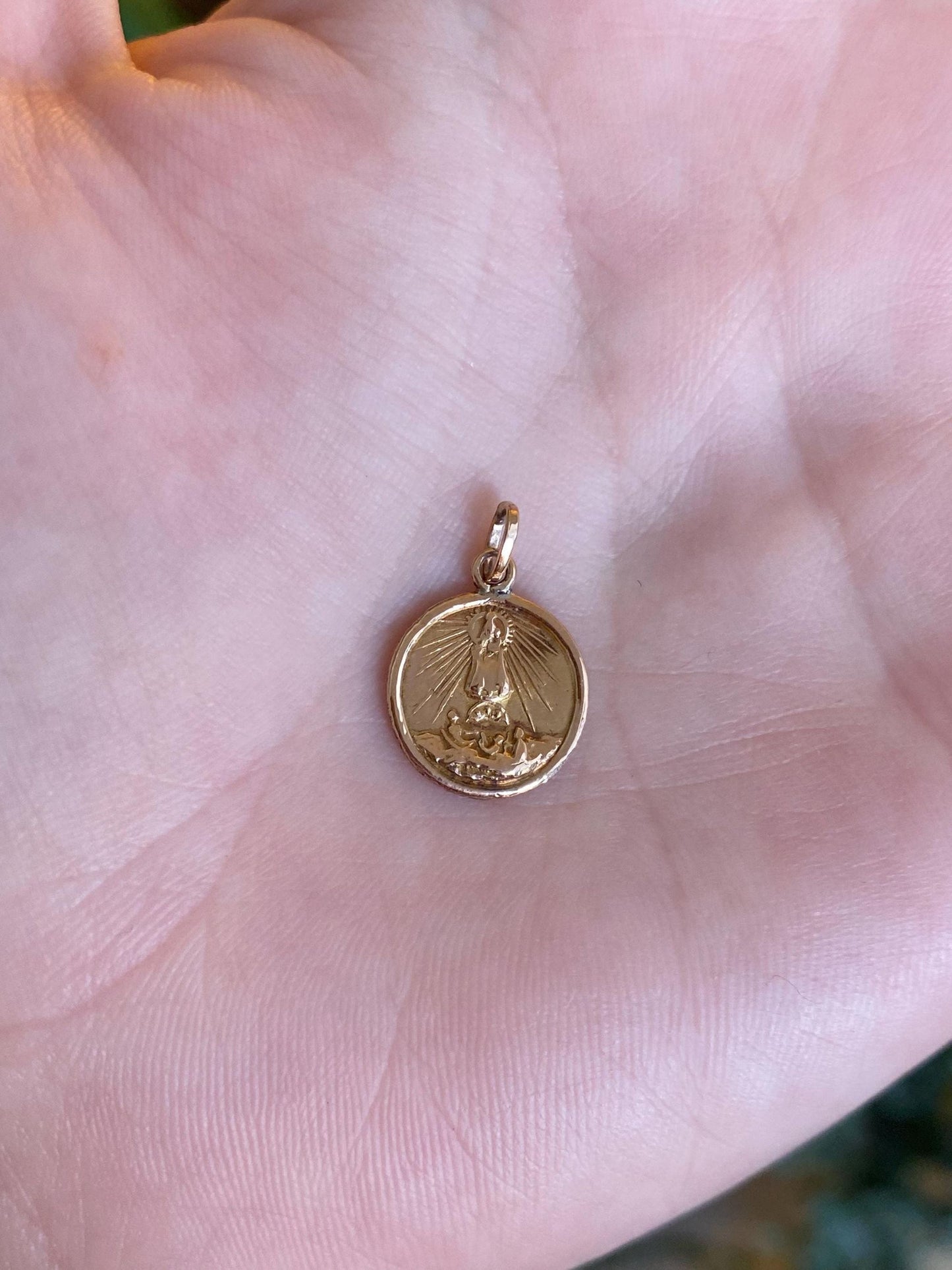 Vintage Solid 18k Yellow Gold Religious Charm