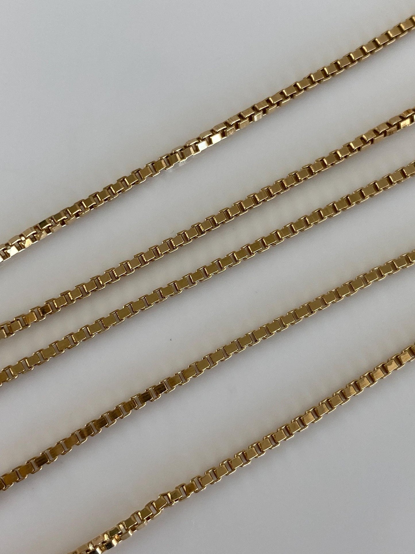 Vintage Solid 18k Yellow Gold Box Chain Necklace - 15.75 inches