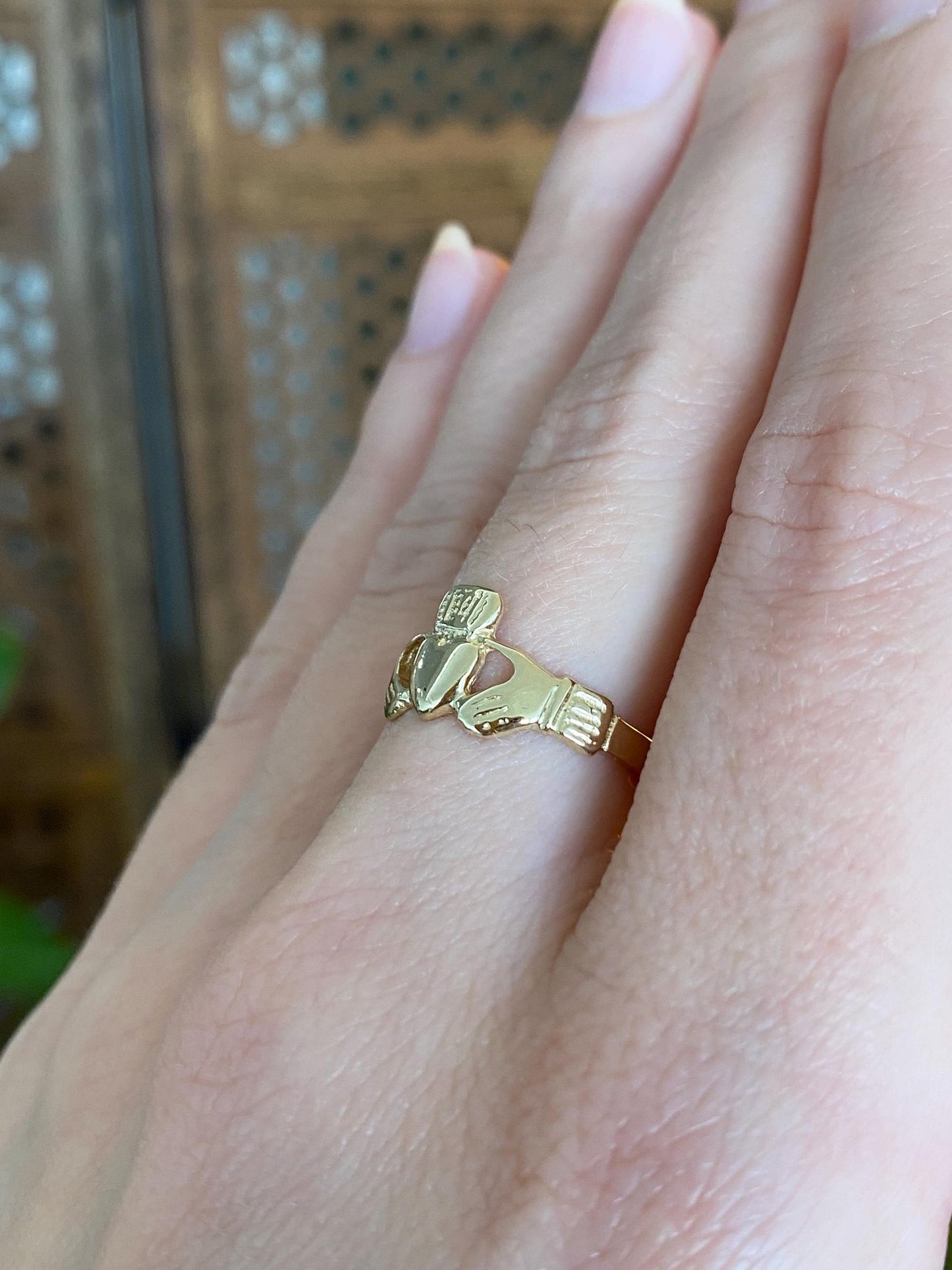 Vintage Solid 14k Yellow Gold Claddaugh Ring - Size 6.25