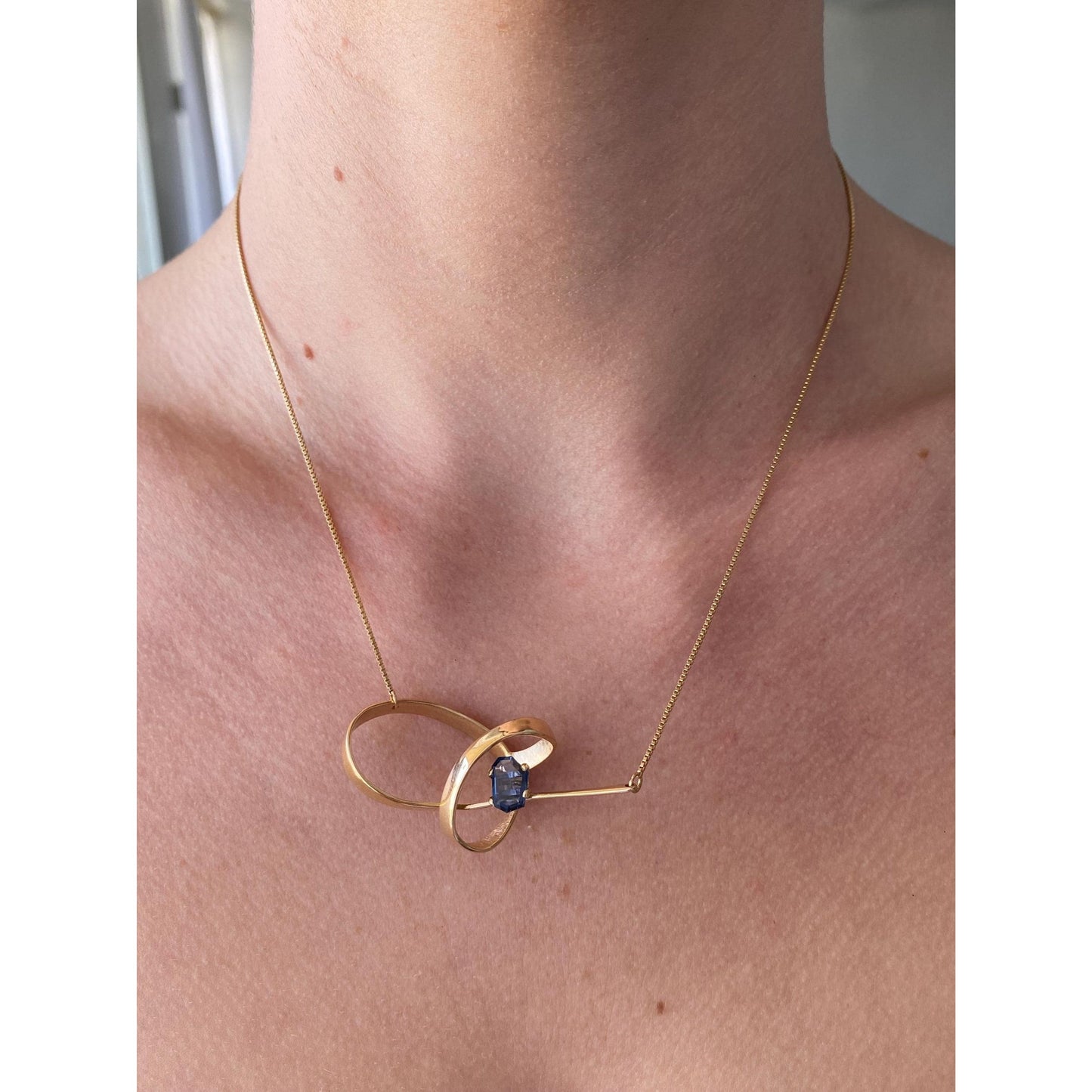 Vintage Solid 14k Yellow Gold Blue Sapphire Twist Box Chain Necklace - 17 inches