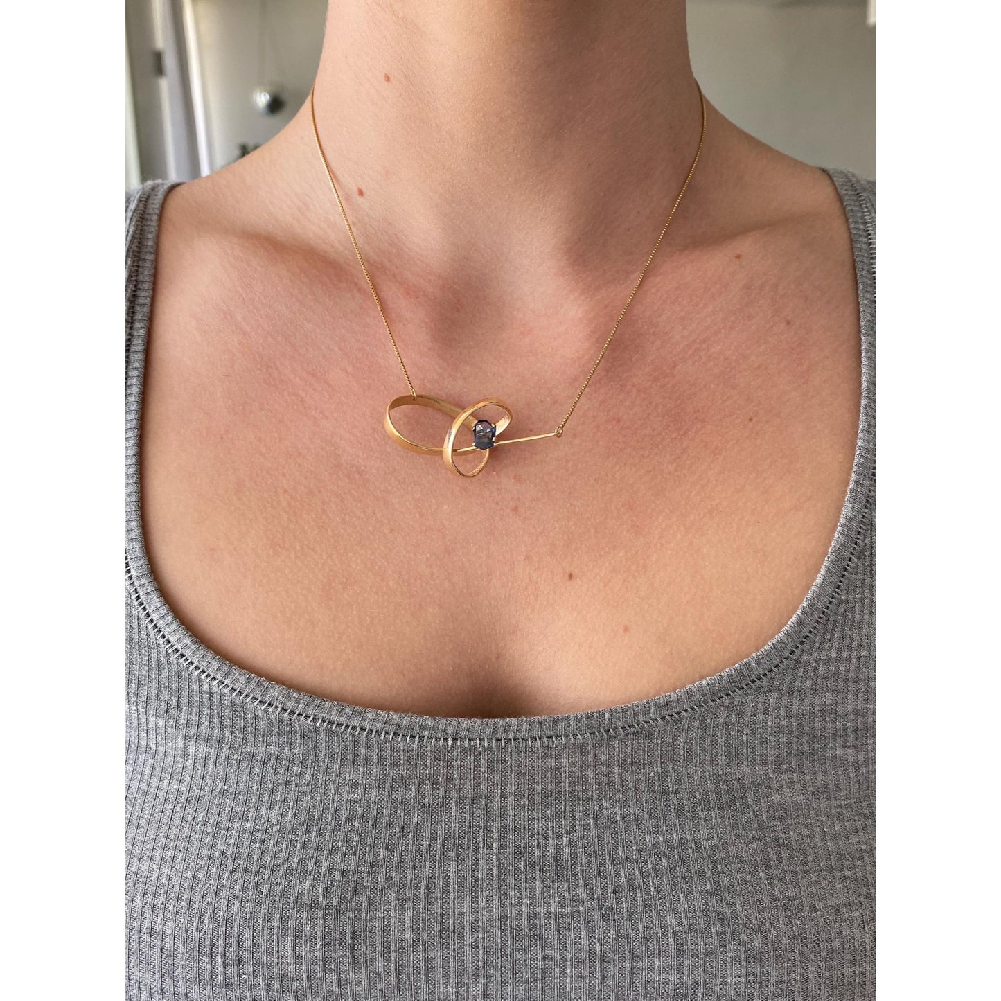 Vintage Solid 14k Yellow Gold Blue Sapphire Twist Box Chain Necklace - 17 inches