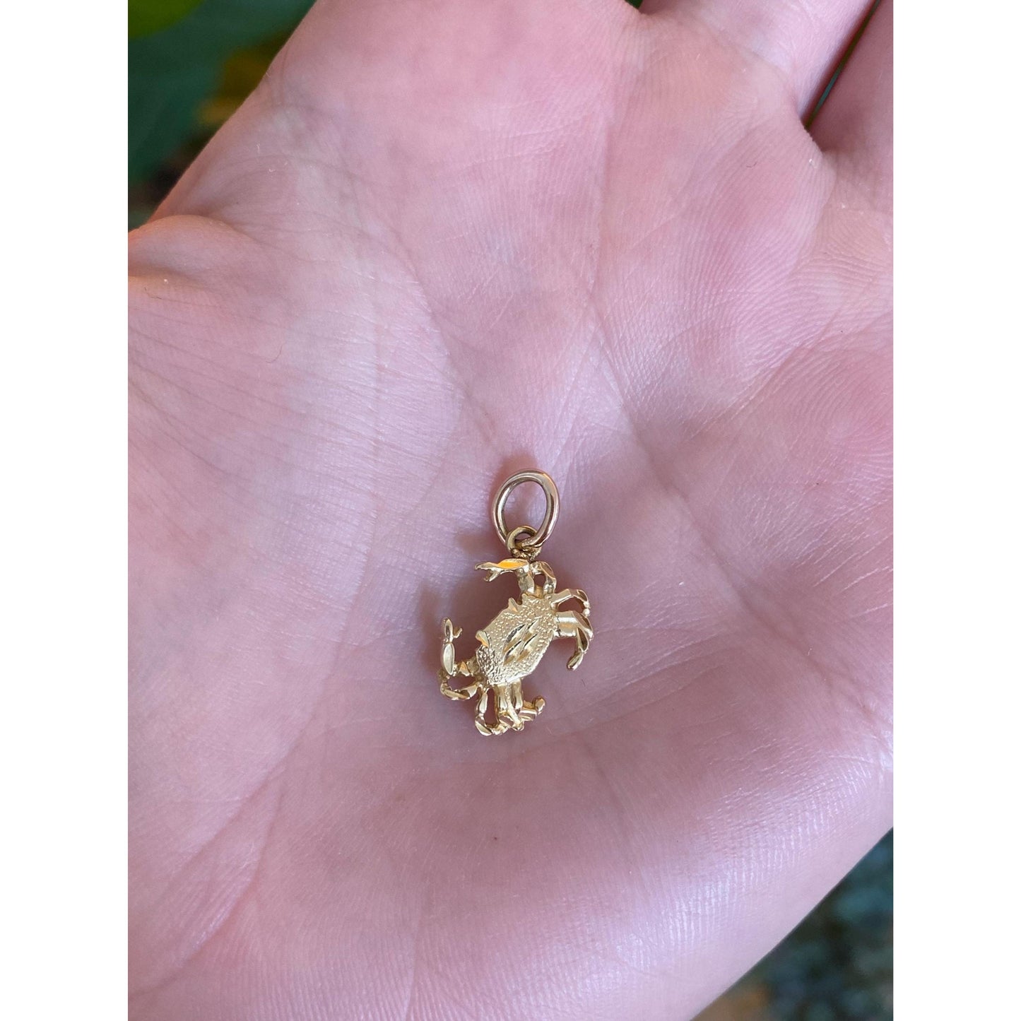Vintage Solid 14k Yellow Gold Diamond Cut Crab Charm