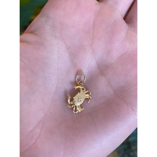 Vintage Solid 14k Yellow Gold Diamond Cut Crab Charm