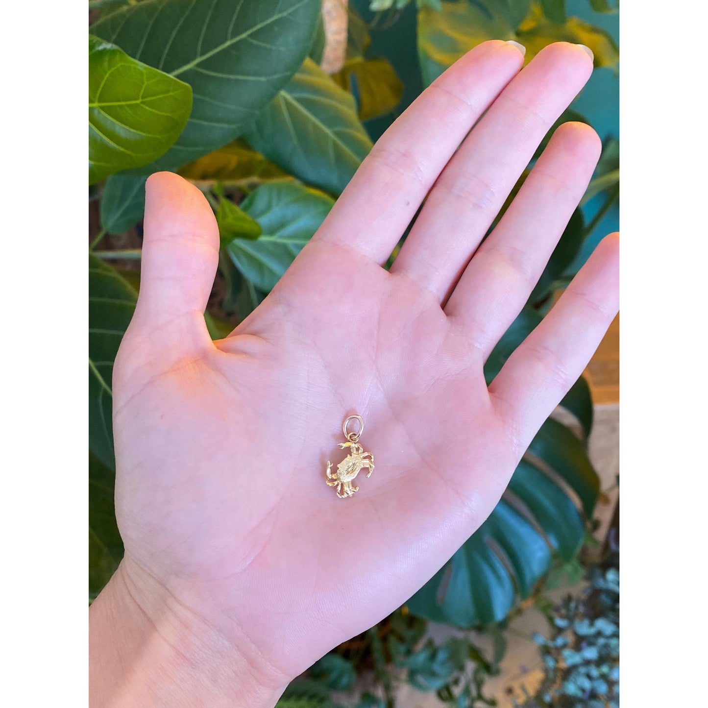 Vintage Solid 14k Yellow Gold Diamond Cut Crab Charm