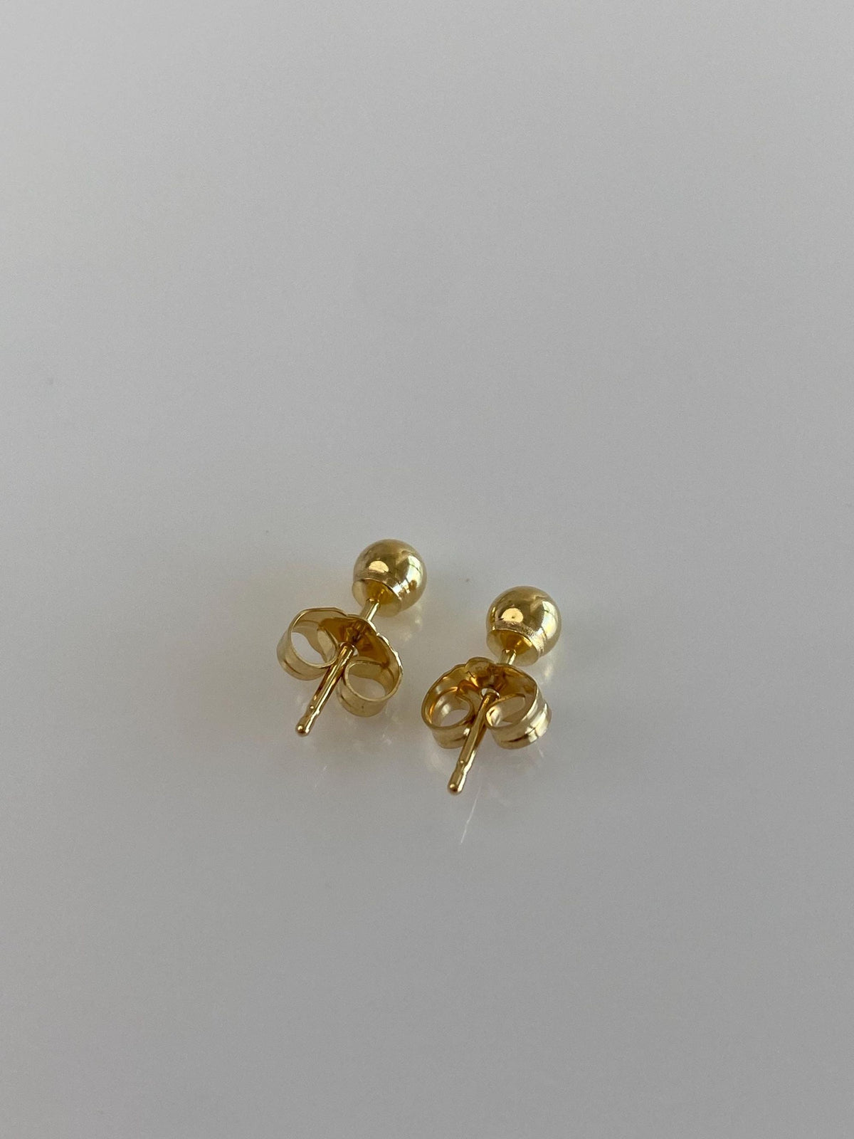 Vintage Solid 18k Yellow Gold Ball Stud Earrings