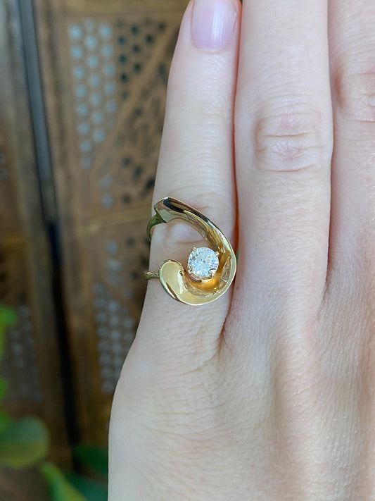 Vintage Solid 14k Yellow Gold Cubic Zirconia Swirl Ring - Size 3.75