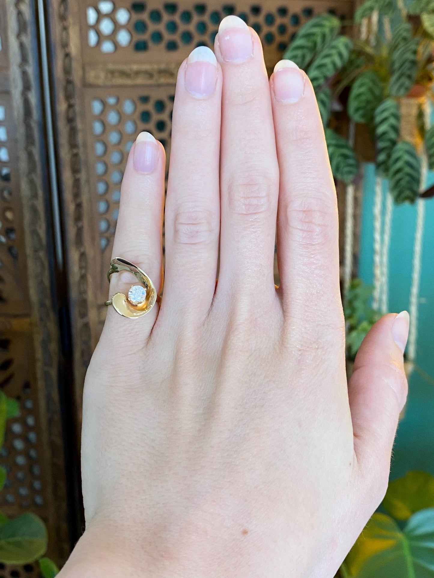 Vintage Solid 14k Yellow Gold Cubic Zirconia Swirl Ring - Size 3.75