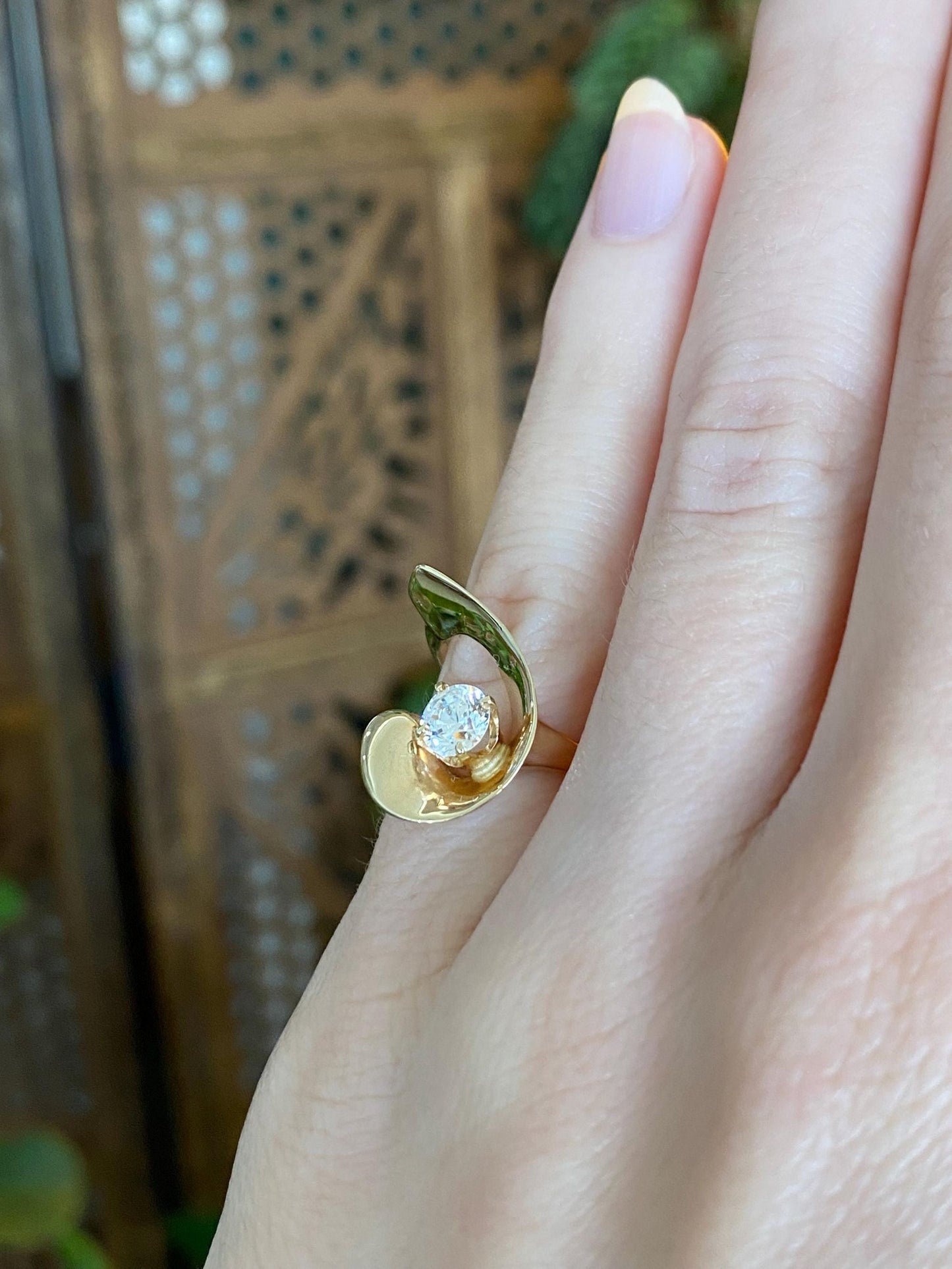 Vintage Solid 14k Yellow Gold Cubic Zirconia Swirl Ring - Size 3.75