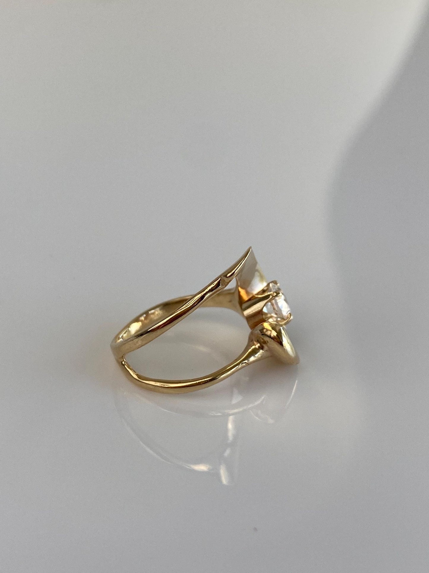 Vintage Solid 14k Yellow Gold Cubic Zirconia Swirl Ring - Size 3.75