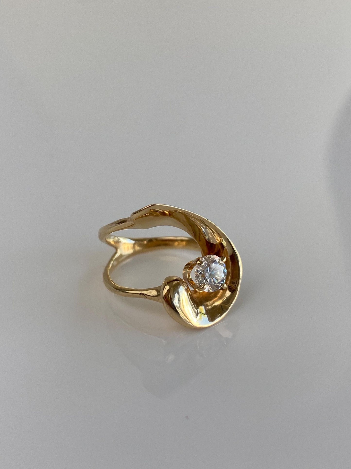 Vintage Solid 14k Yellow Gold Cubic Zirconia Swirl Ring - Size 3.75