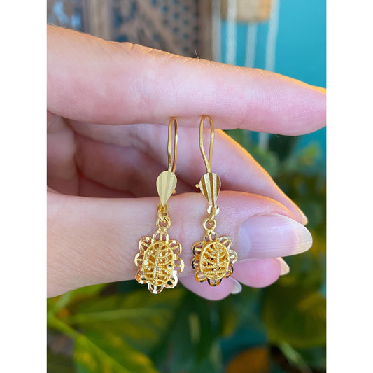 Vintage Solid 21k Yellow Gold Diamond Cut Flower Dangles