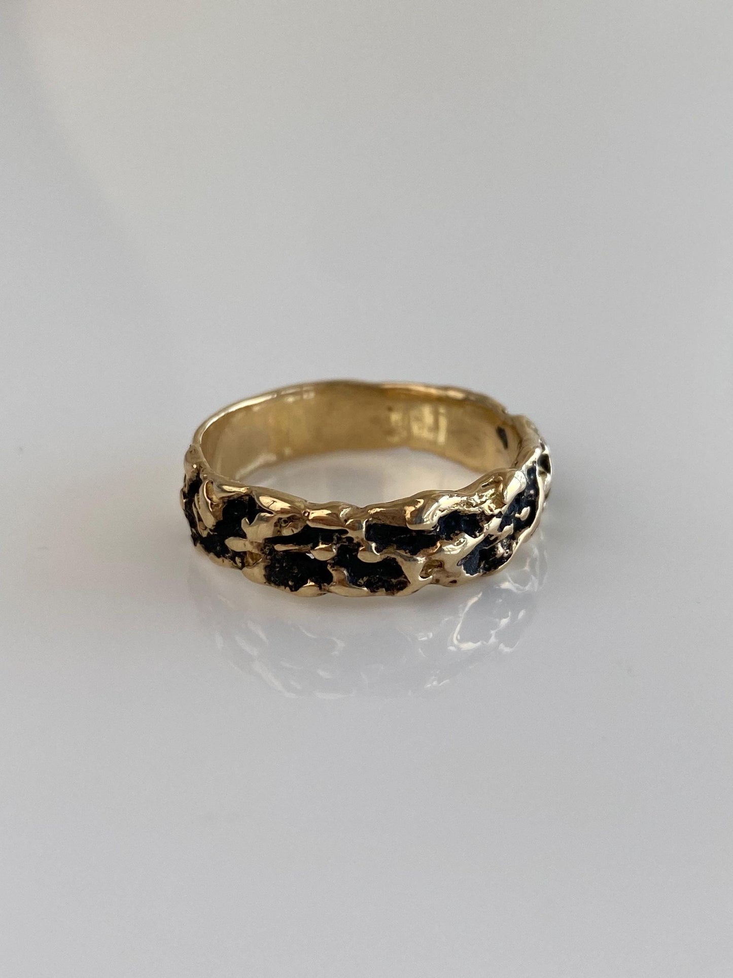 Vintage Solid 14k Yellow Gold Nugget Style Textured Ring Band - Size 10.5
