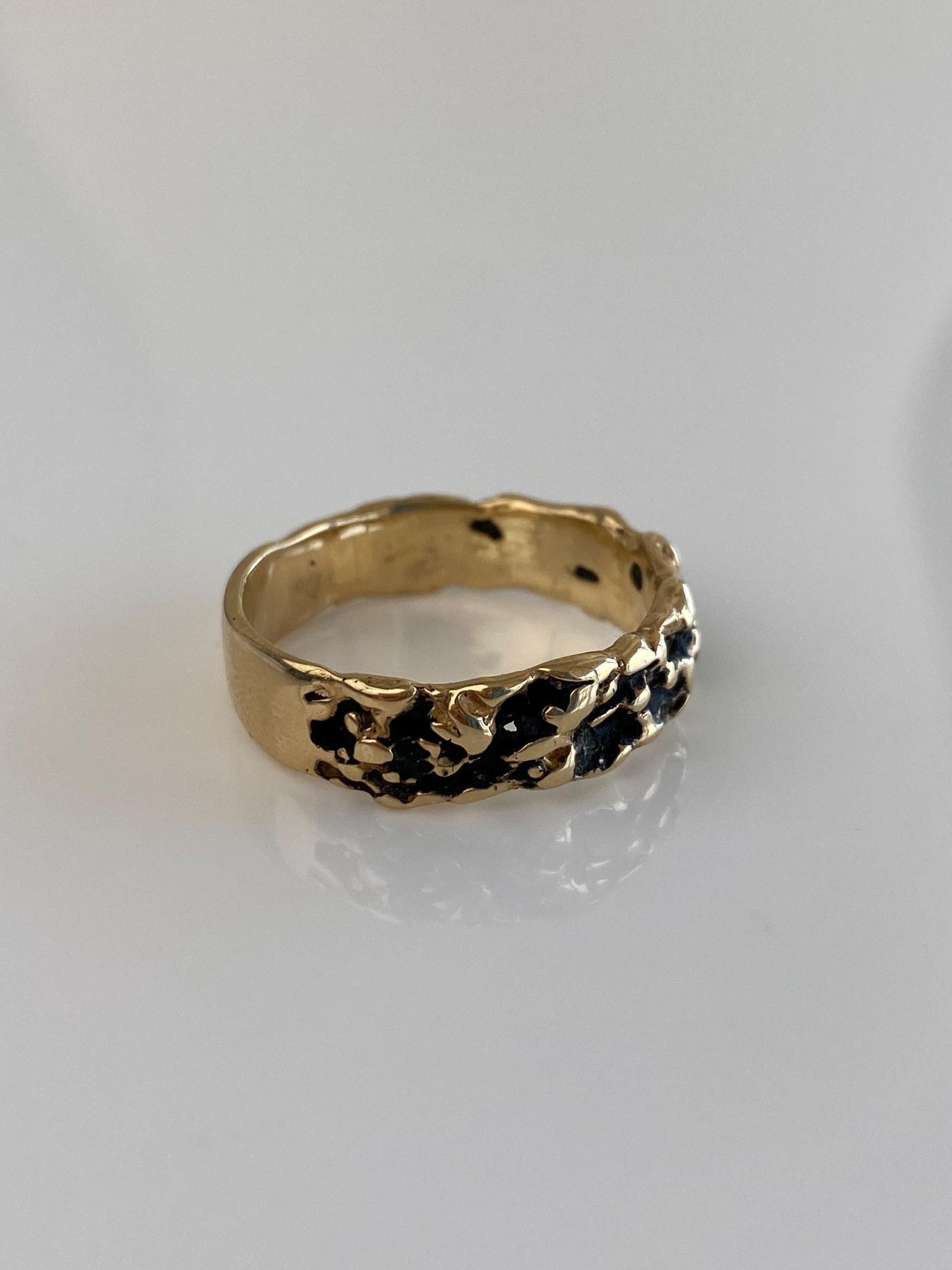 Vintage Solid 14k Yellow Gold Nugget Style Textured Ring Band - Size 10.5