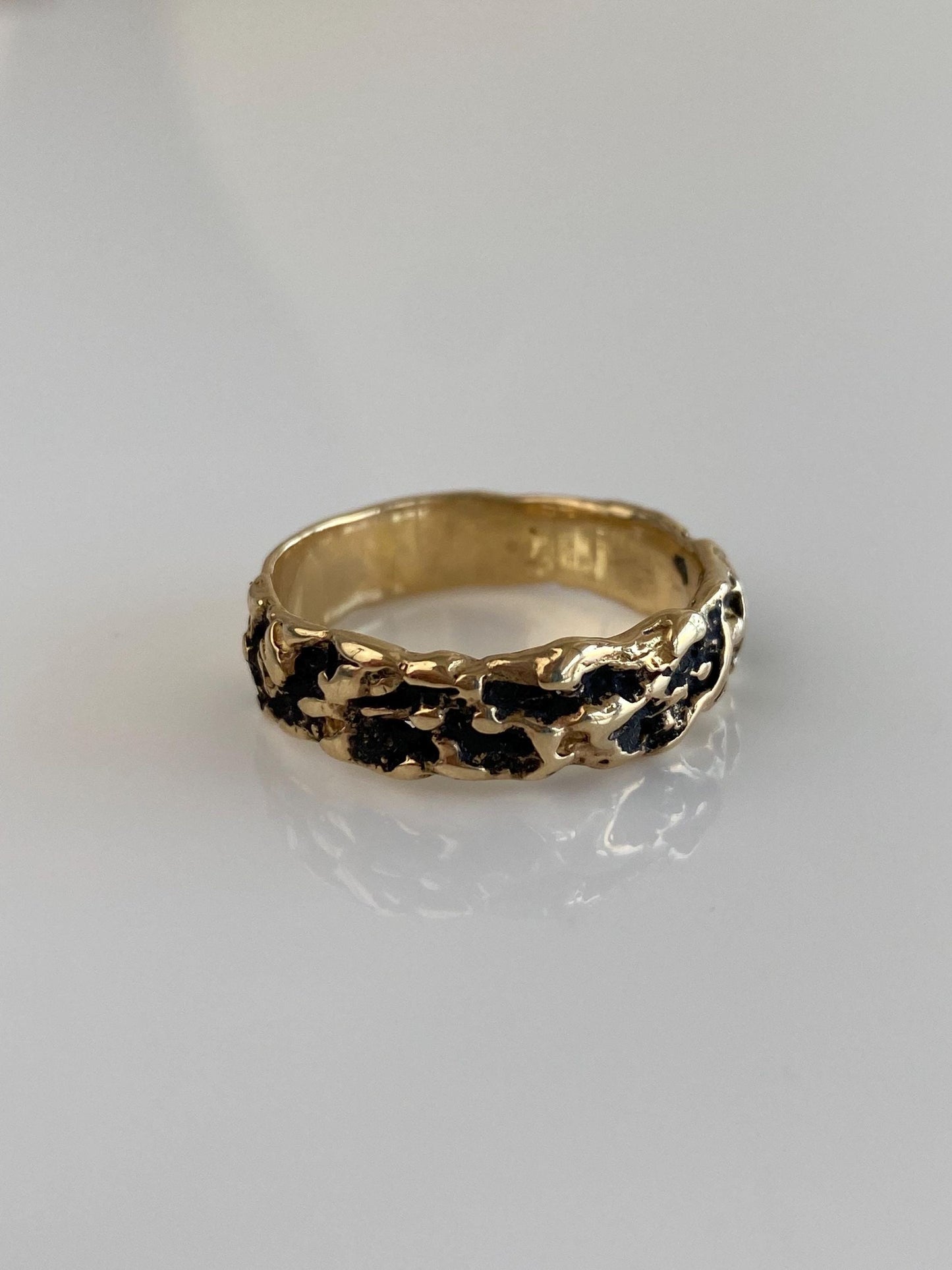 Vintage Solid 14k Yellow Gold Nugget Style Textured Ring Band - Size 10.5