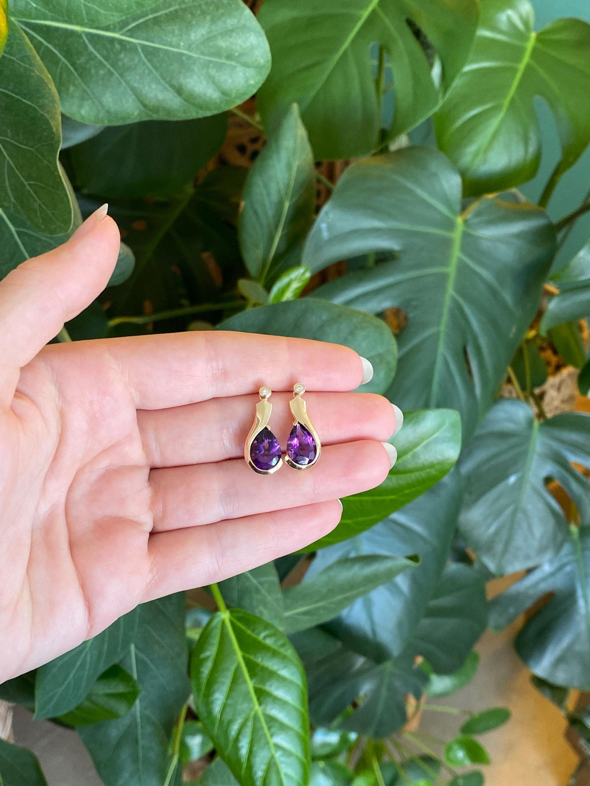 Vintage Solid 14k Yellow Gold Diamond Amethyst Teardrop Drop Earrings