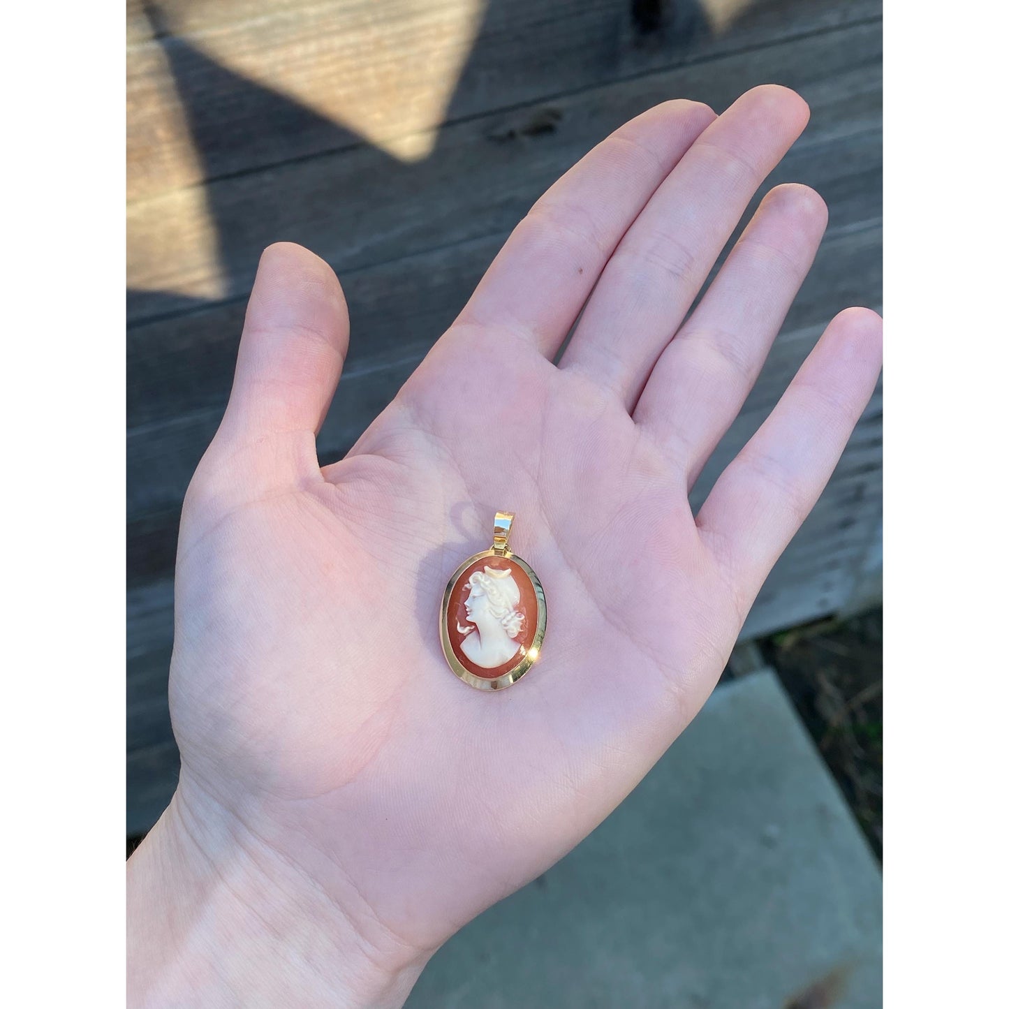 Vintage Solid 18k Yellow Gold Cameo Charm