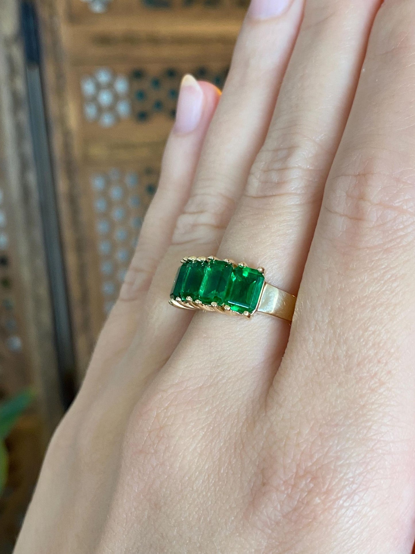 Vintage Solid 10k Yellow Gold Emerald Row Ring - Size 7.5