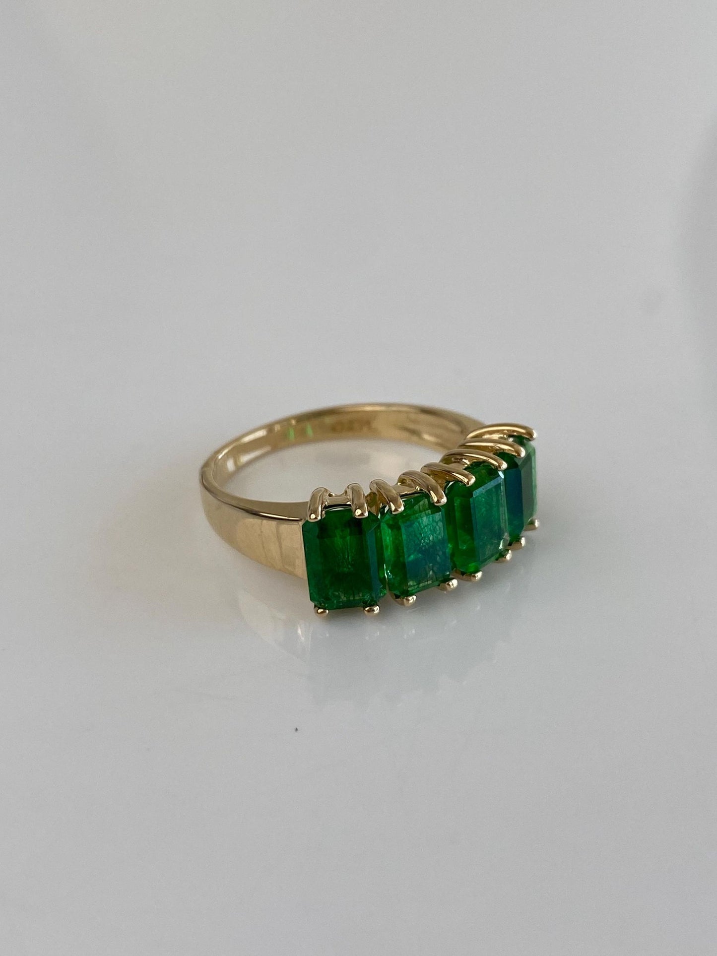 Vintage Solid 10k Yellow Gold Emerald Row Ring - Size 7.5