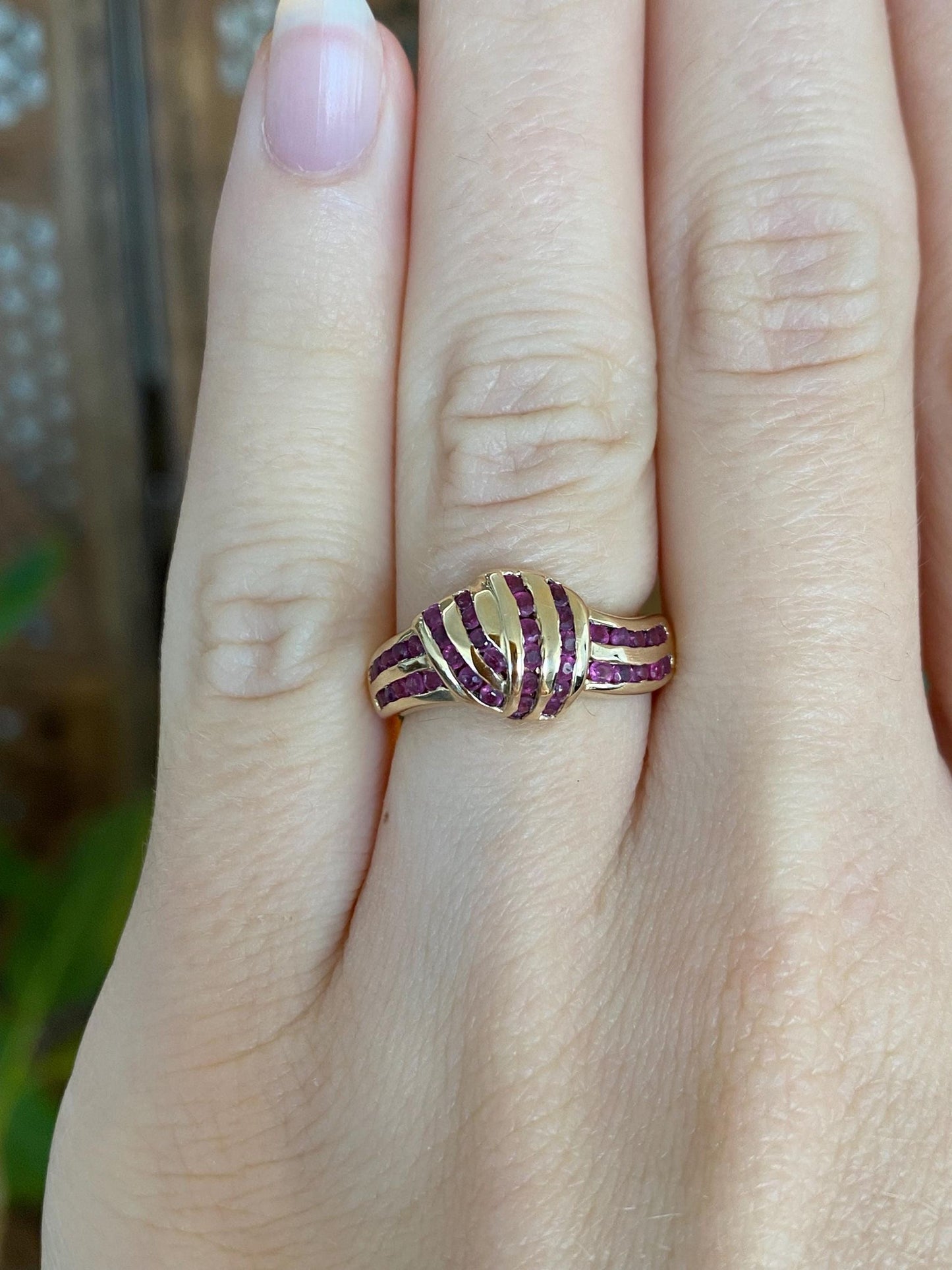 Vintage Solid 14k Yellow Gold Ruby Knot Ring - Size 5