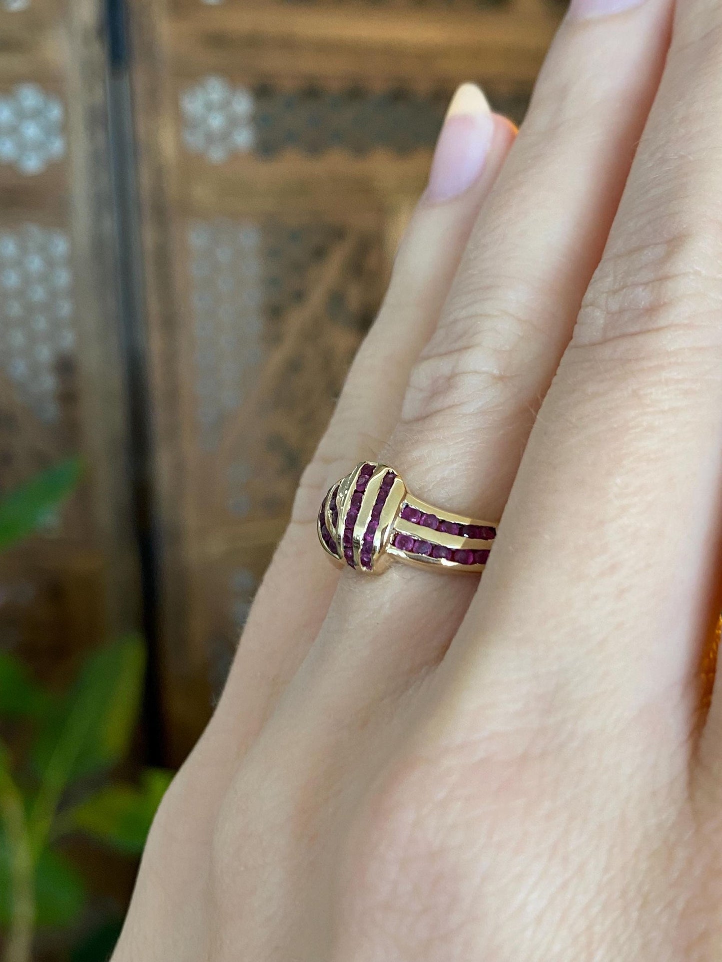 Vintage Solid 14k Yellow Gold Ruby Knot Ring - Size 5
