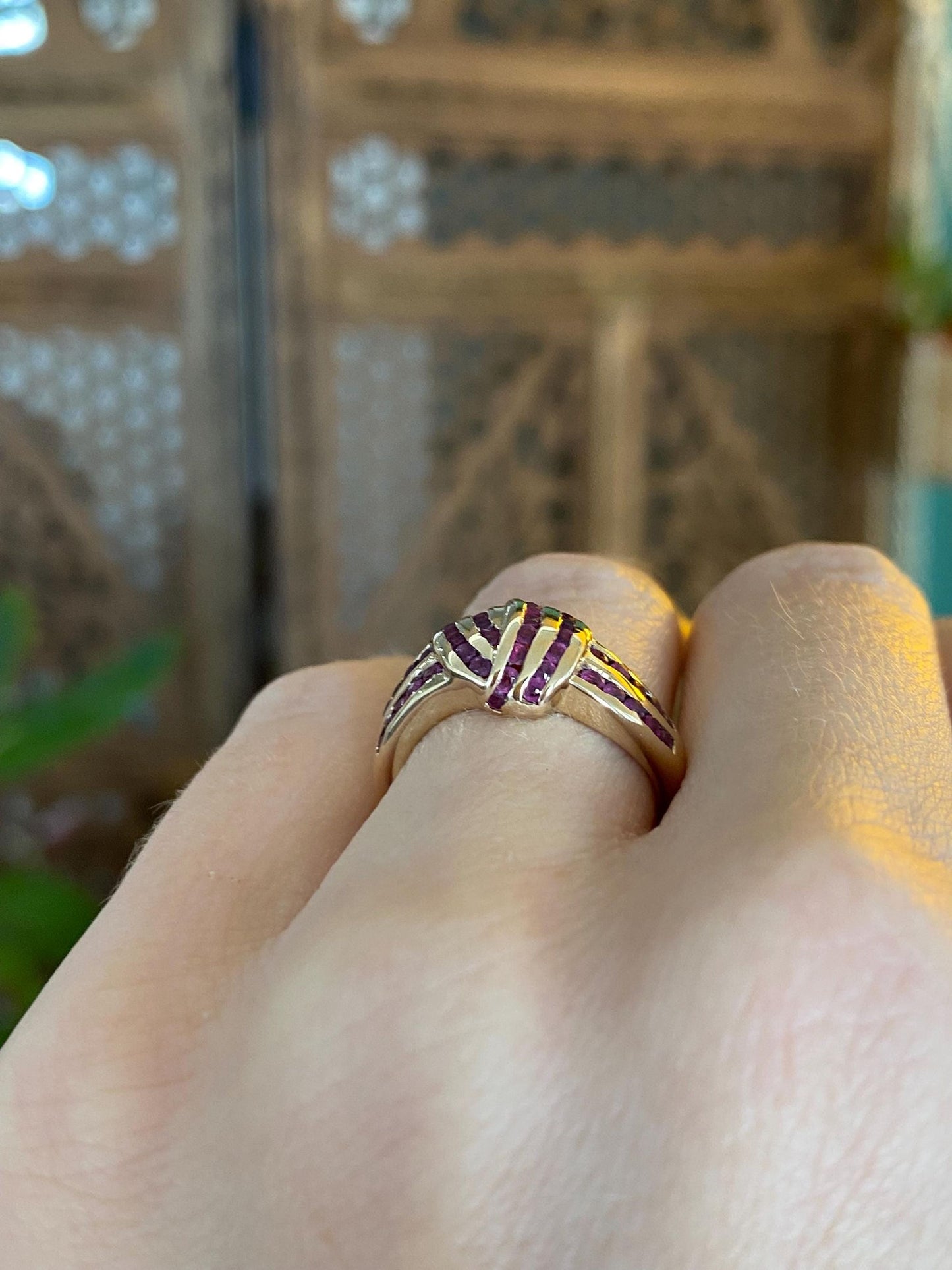 Vintage Solid 14k Yellow Gold Ruby Knot Ring - Size 5