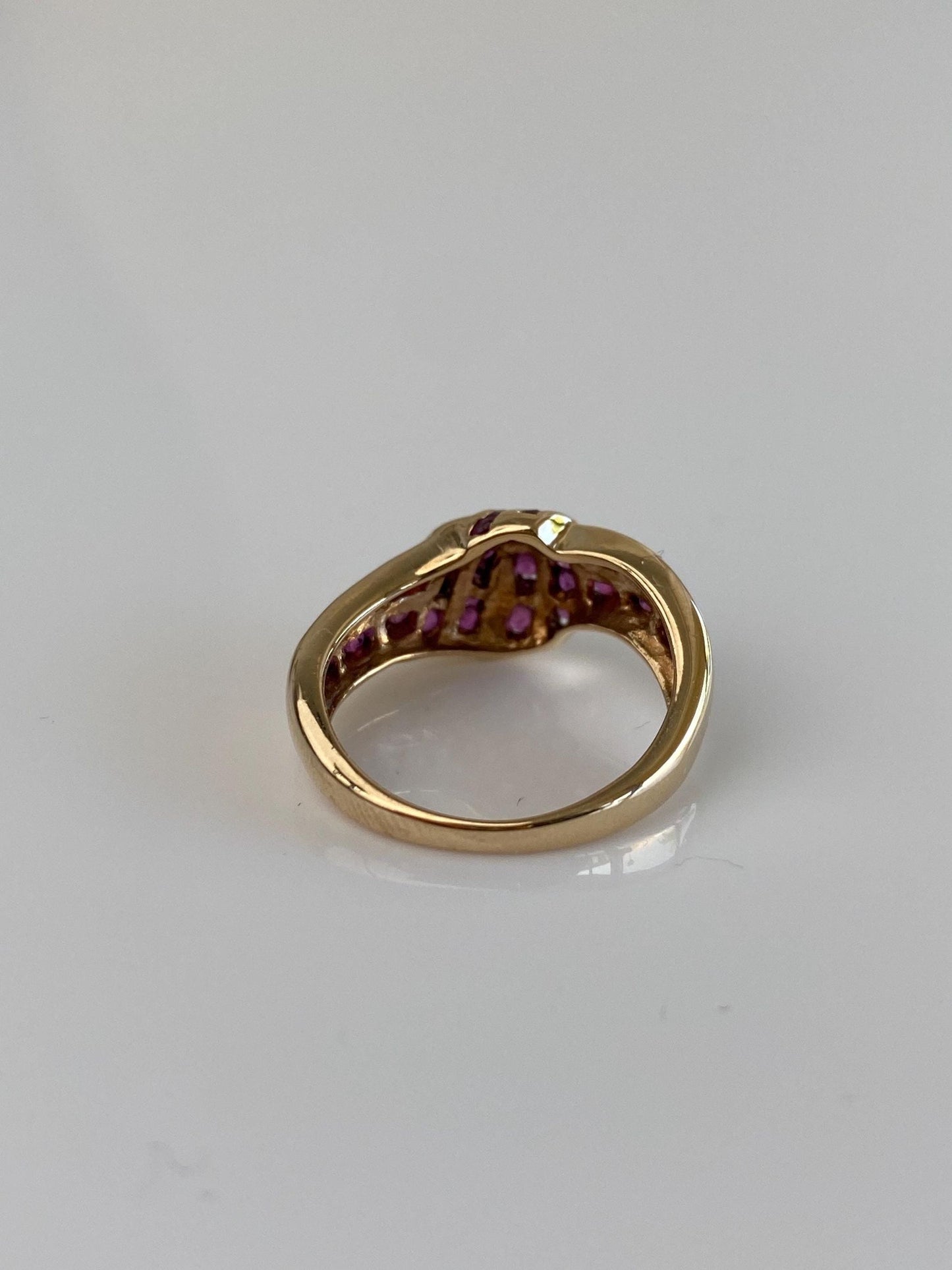 Vintage Solid 14k Yellow Gold Ruby Knot Ring - Size 5