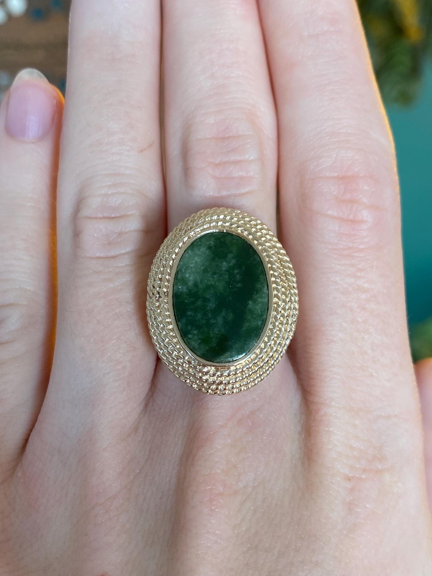 Vintage Solid 14k Yellow Gold Green Stone Ring - Size 7.25