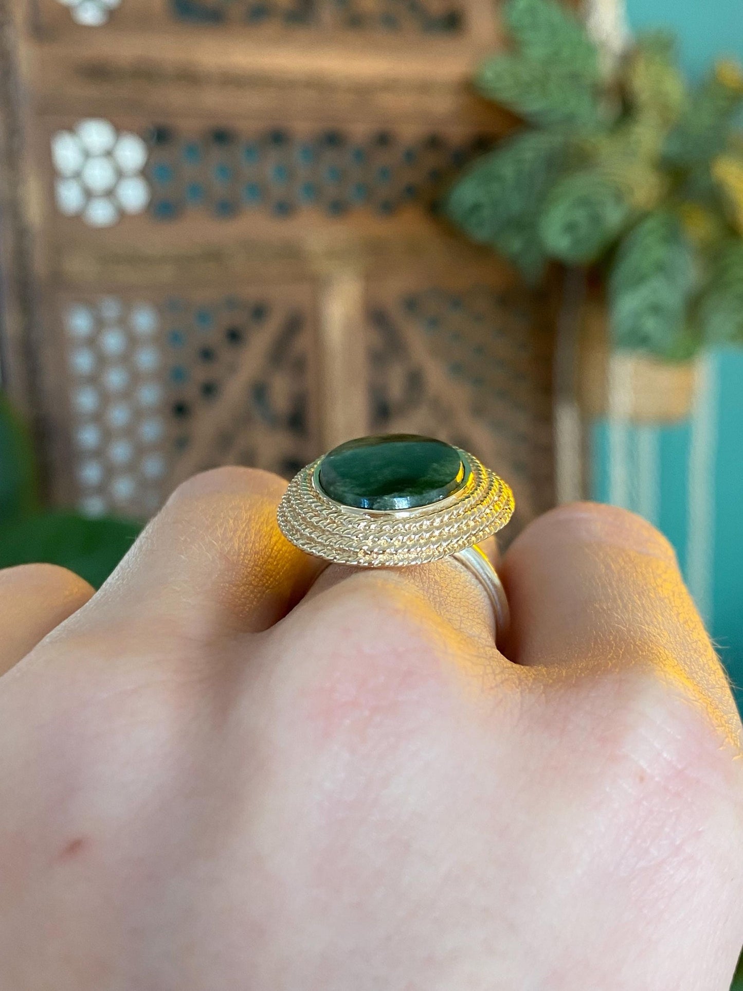 Vintage Solid 14k Yellow Gold Green Stone Ring - Size 7.25