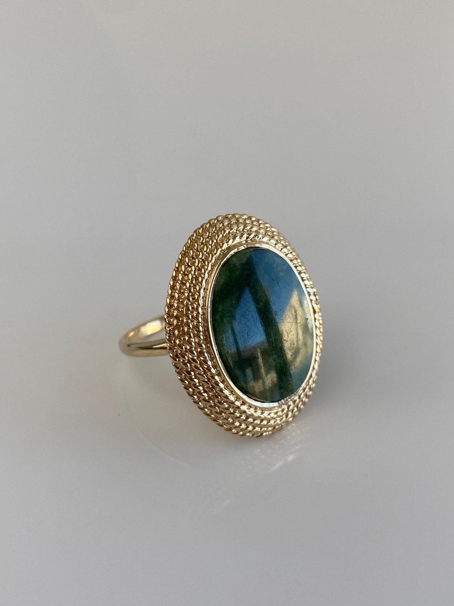 Vintage Solid 14k Yellow Gold Green Stone Ring - Size 7.25