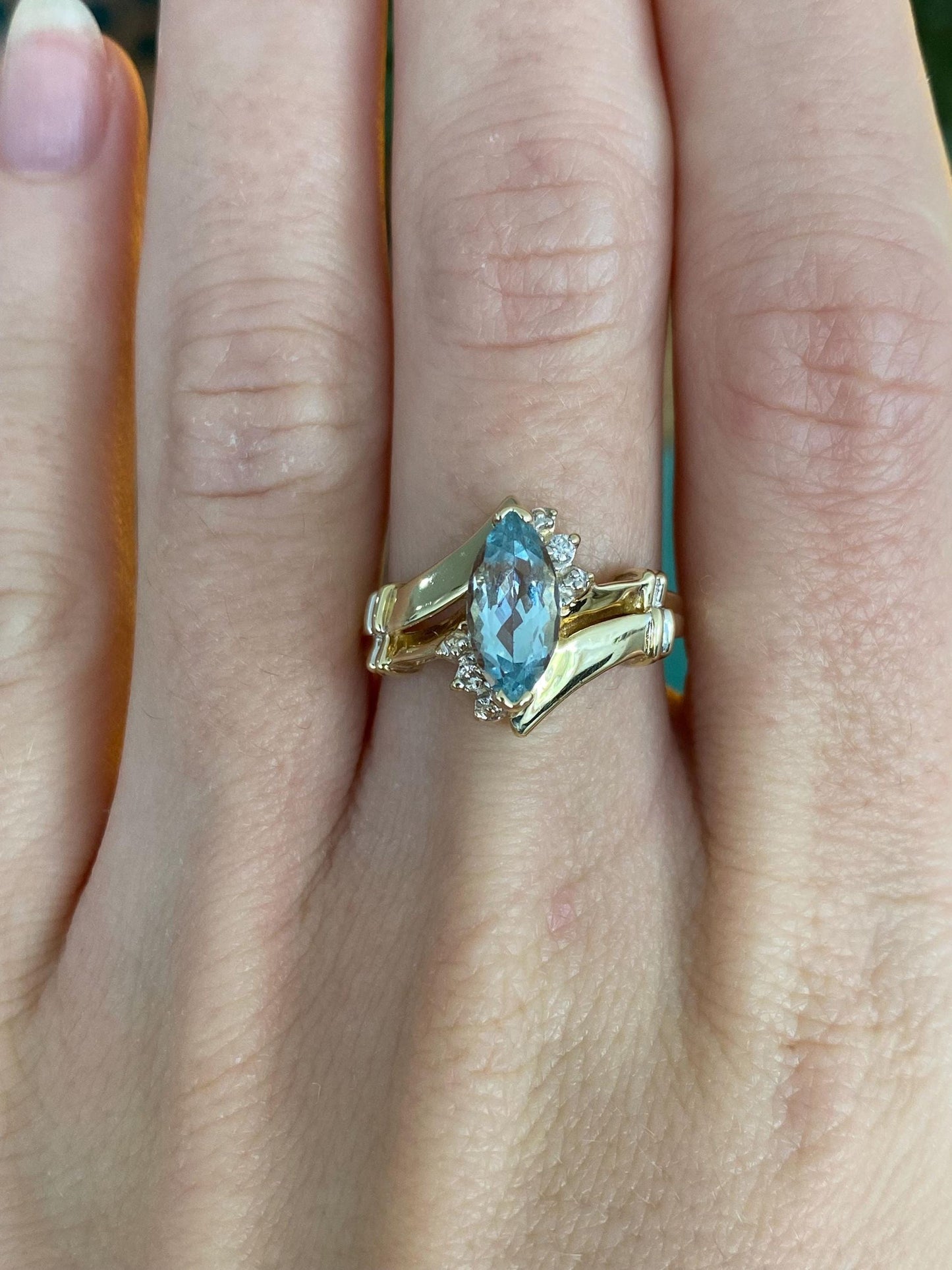 Vintage Solid 14k Yellow Gold Diamond Aquamarine Ring - Size 6.5