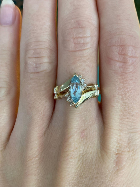 Vintage Solid 14k Yellow Gold Diamond Aquamarine Ring - Size 6.5