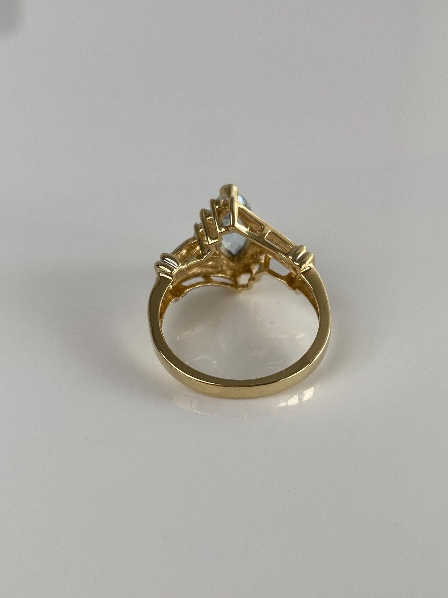 Vintage Solid 14k Yellow Gold Diamond Aquamarine Ring - Size 6.5
