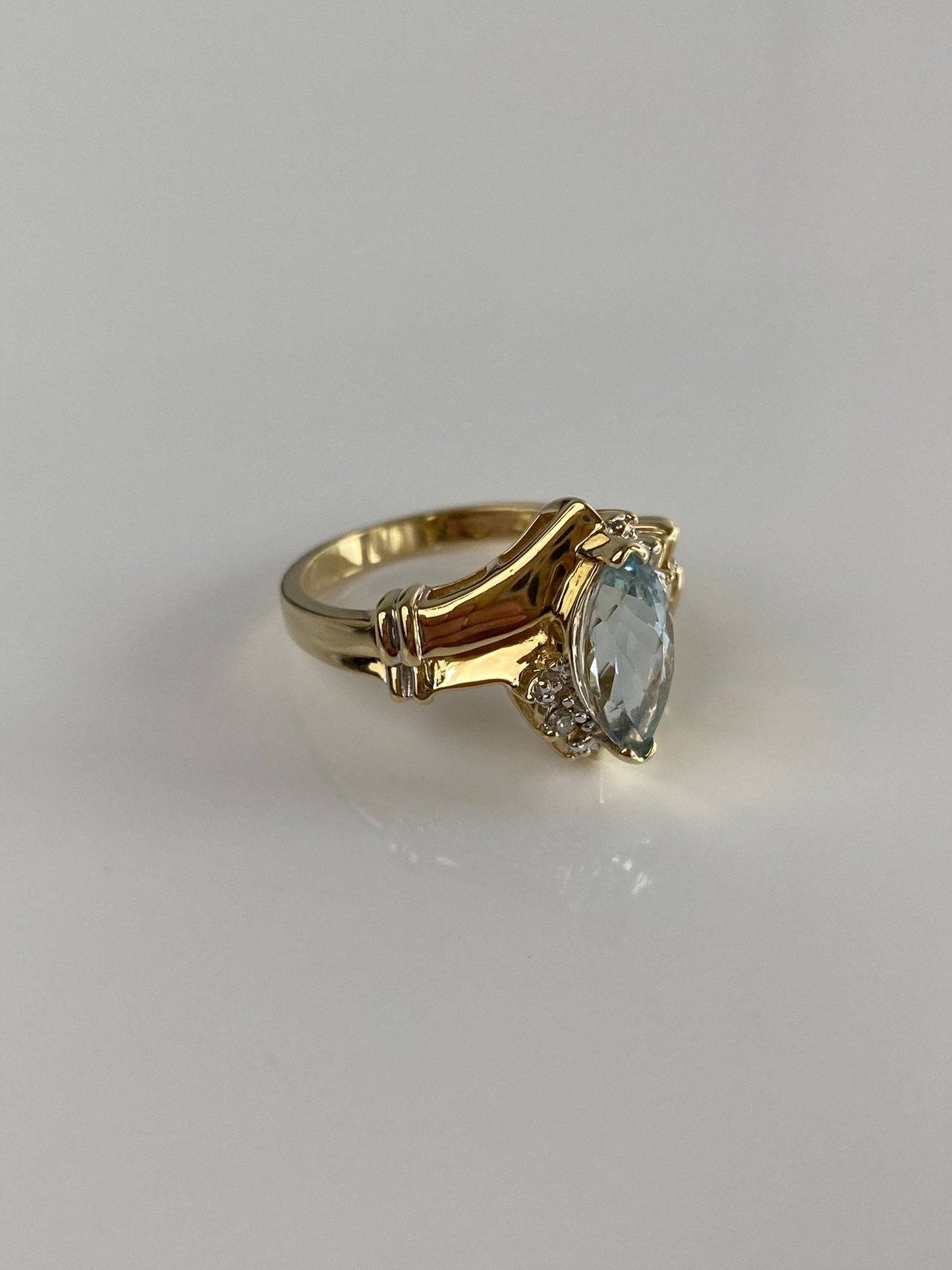 Vintage Solid 14k Yellow Gold Diamond Aquamarine Ring - Size 6.5