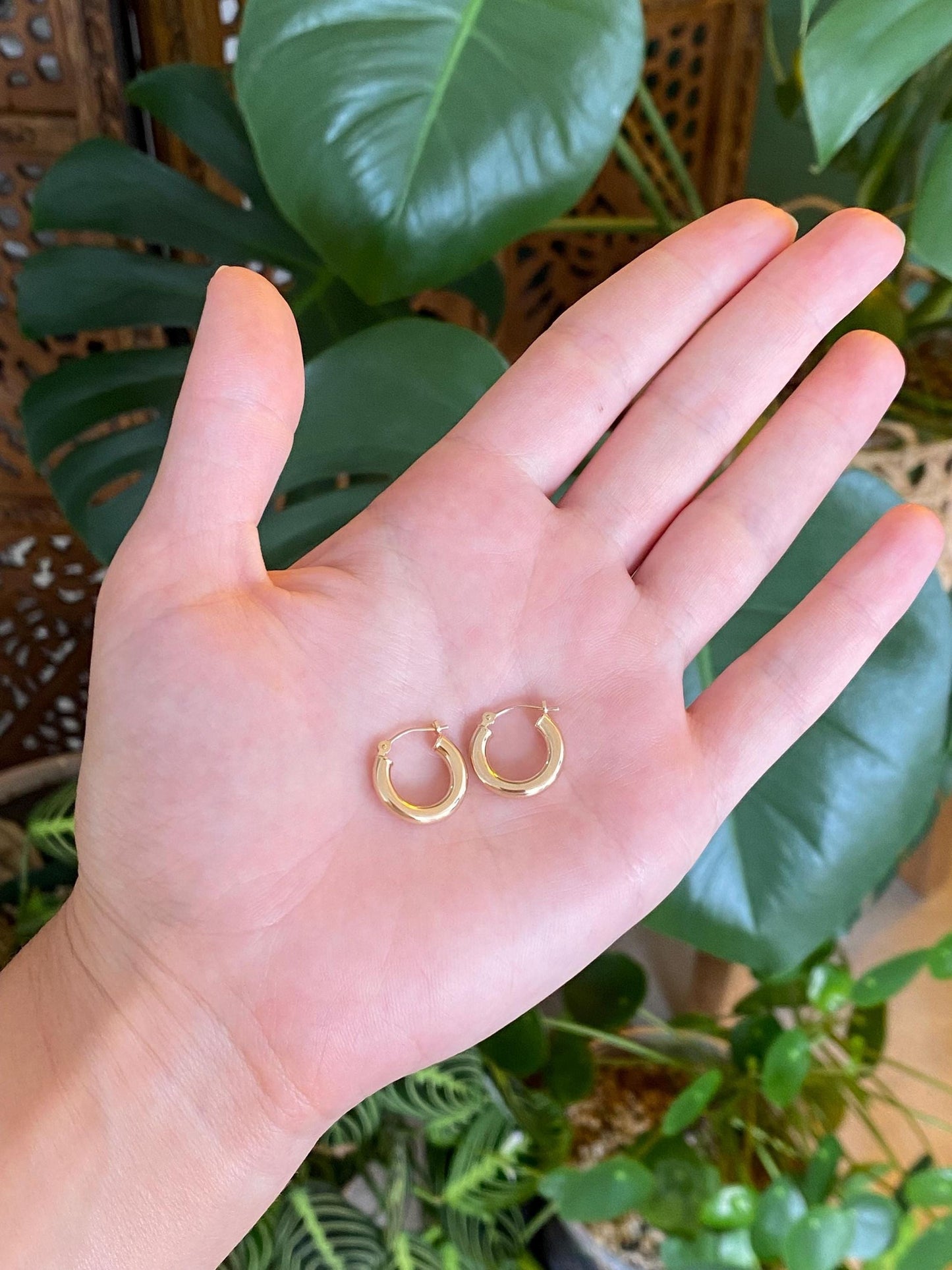 Vintage 14k Yellow Gold Little Hoop Earrings