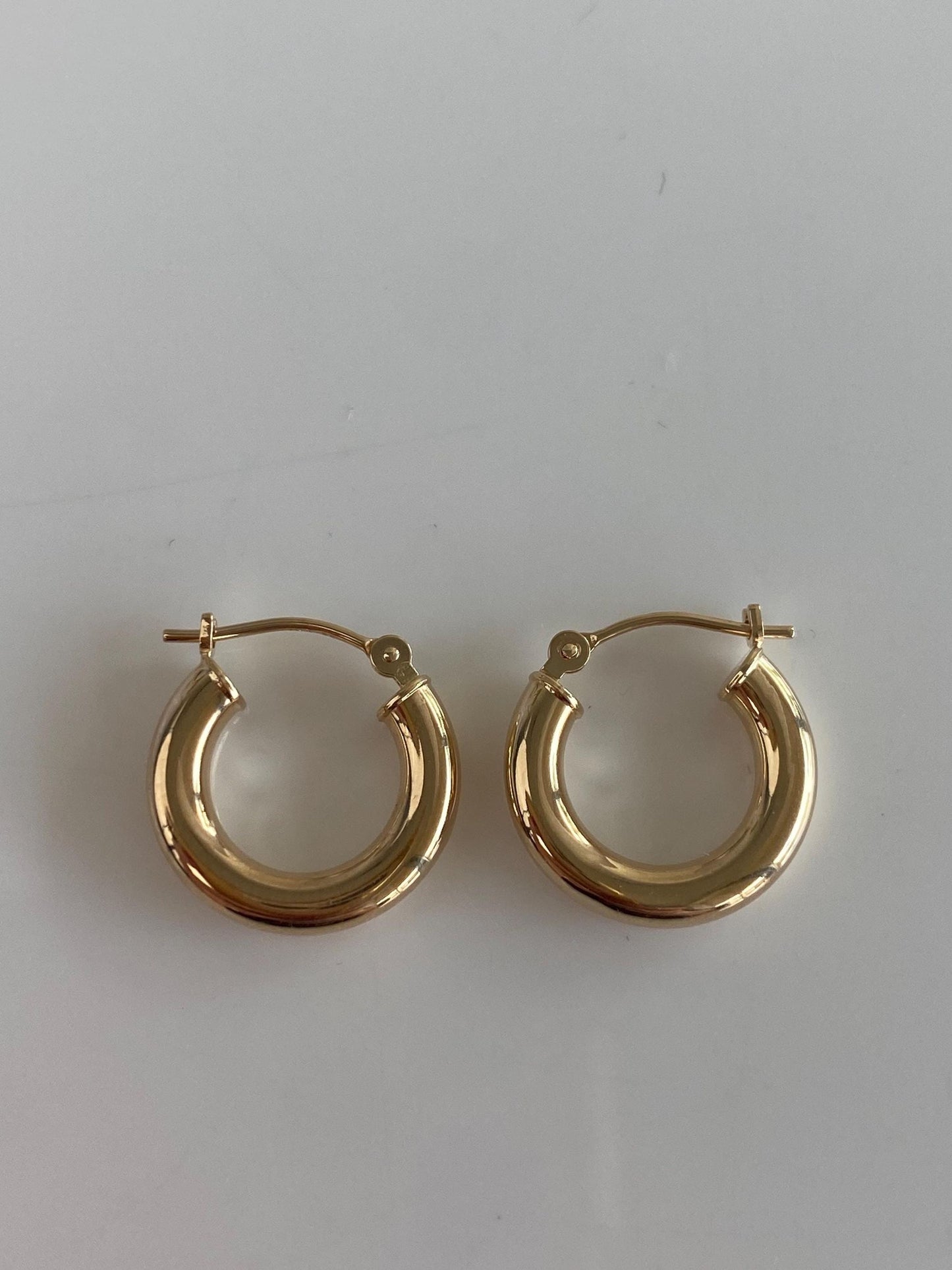 Vintage 14k Yellow Gold Little Hoop Earrings