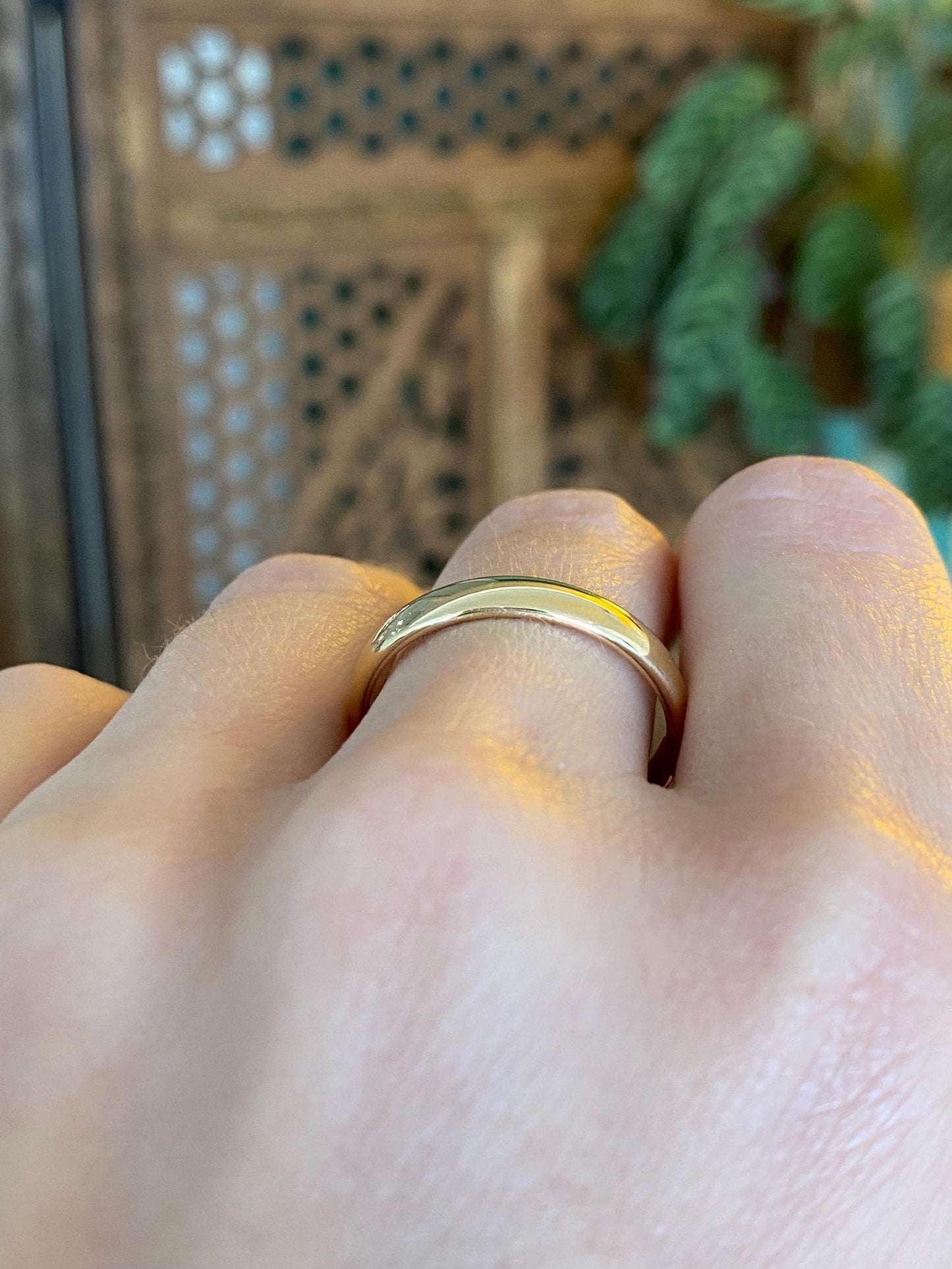 Vintage Solid 18k Yellow Gold Ring Band - Size 9.5