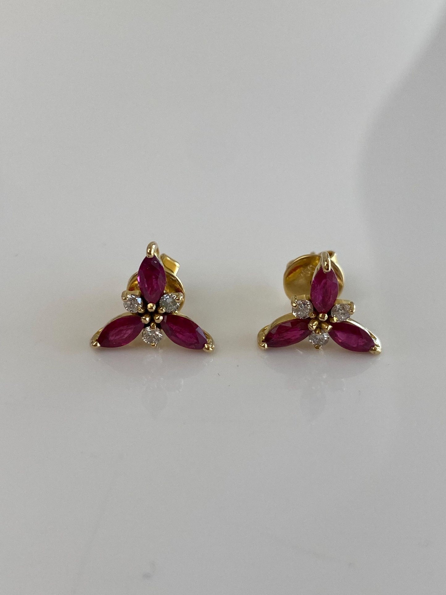 Vintage Solid 18k Yellow Gold Pink Sapphire Diamond Stud Earrings