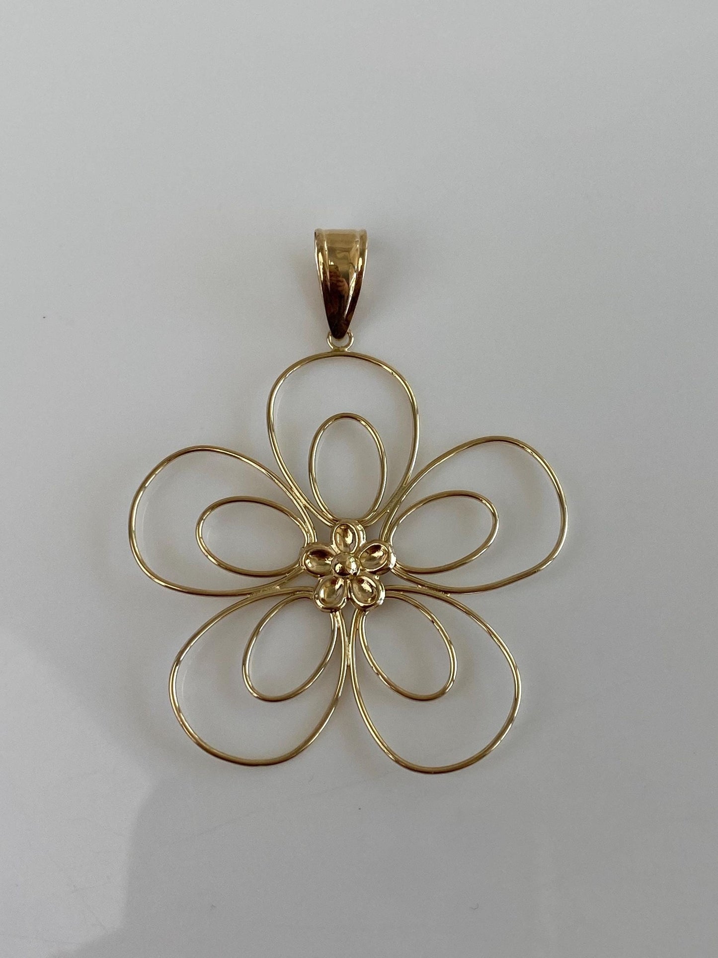 Vintage Solid 14k Yellow Gold Large Wire Flower Charm