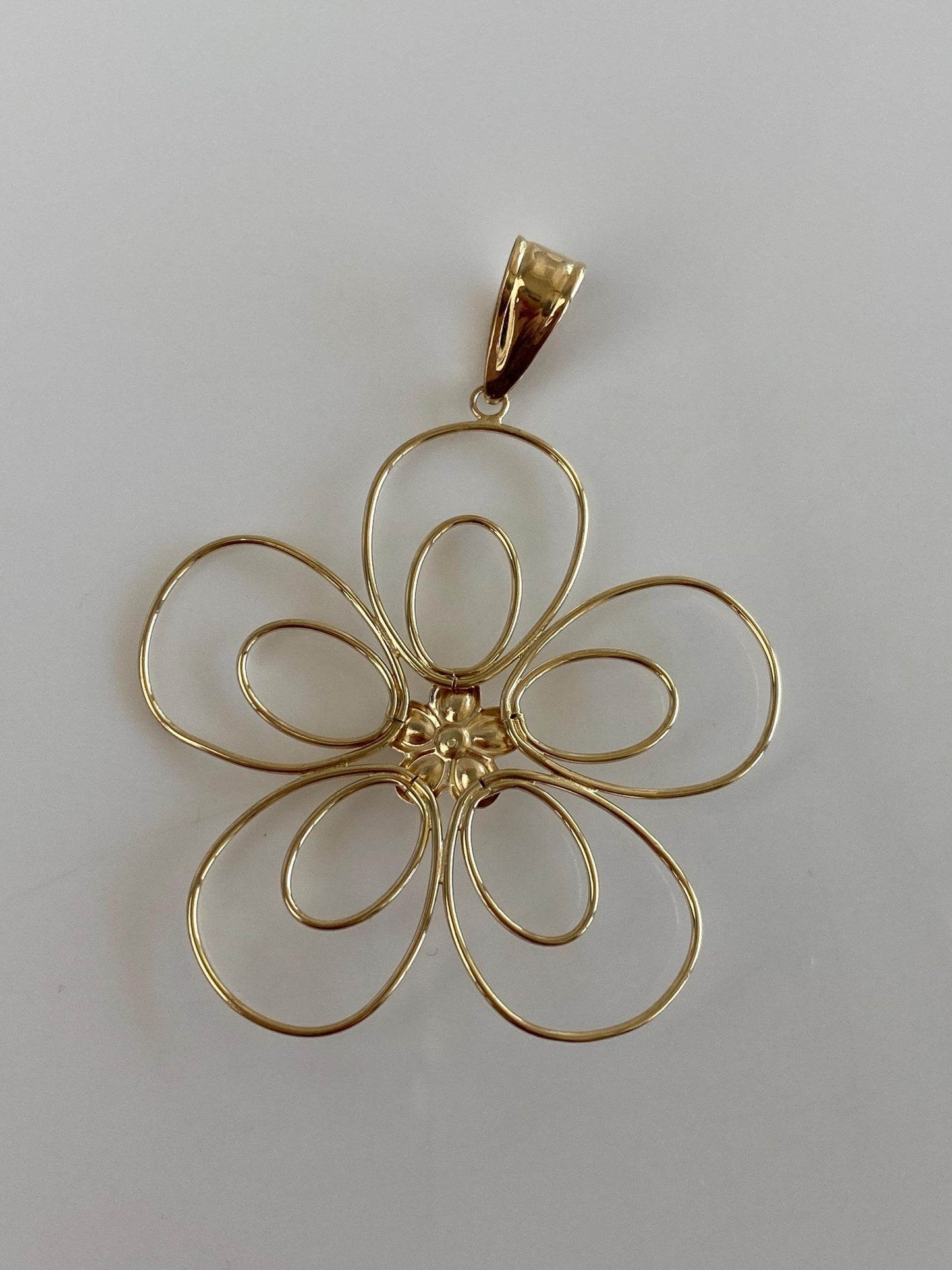 Vintage Solid 14k Yellow Gold Large Wire Flower Charm