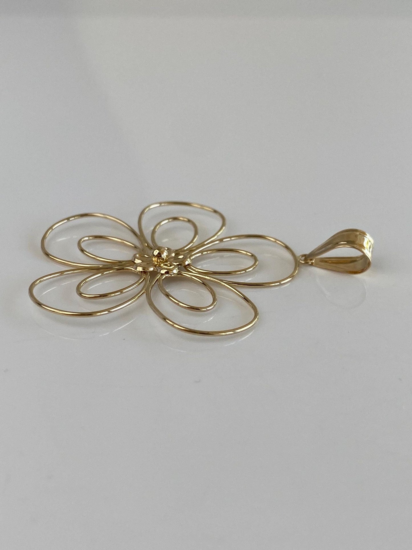 Vintage Solid 14k Yellow Gold Large Wire Flower Charm
