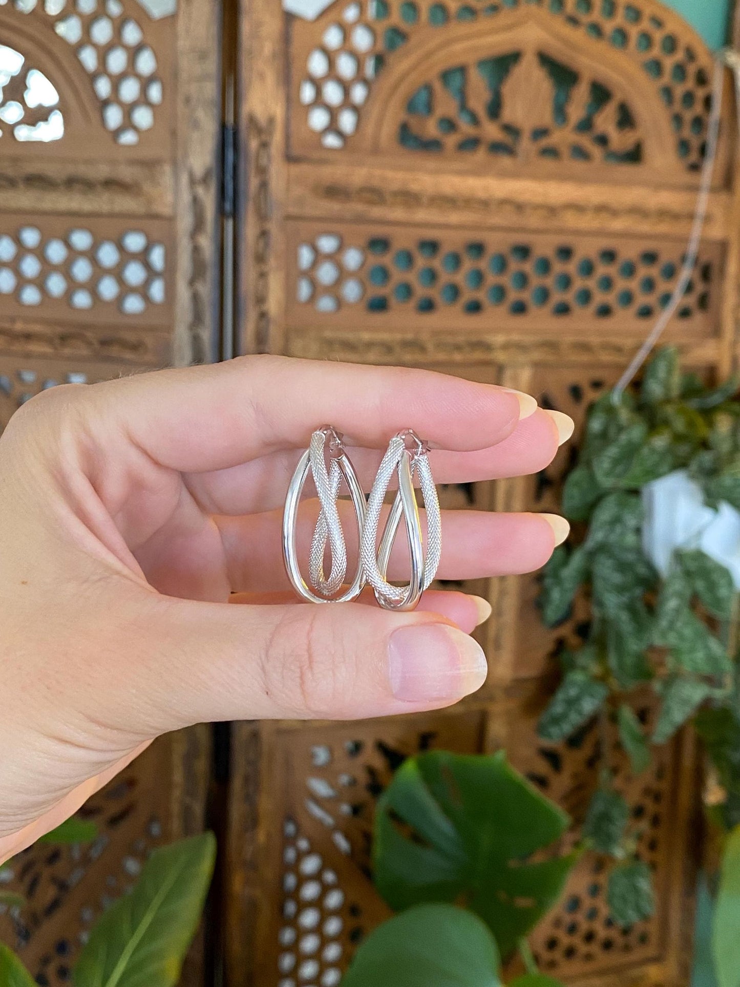 Vintage 14k White Gold Textured Looped Hoop Earrings