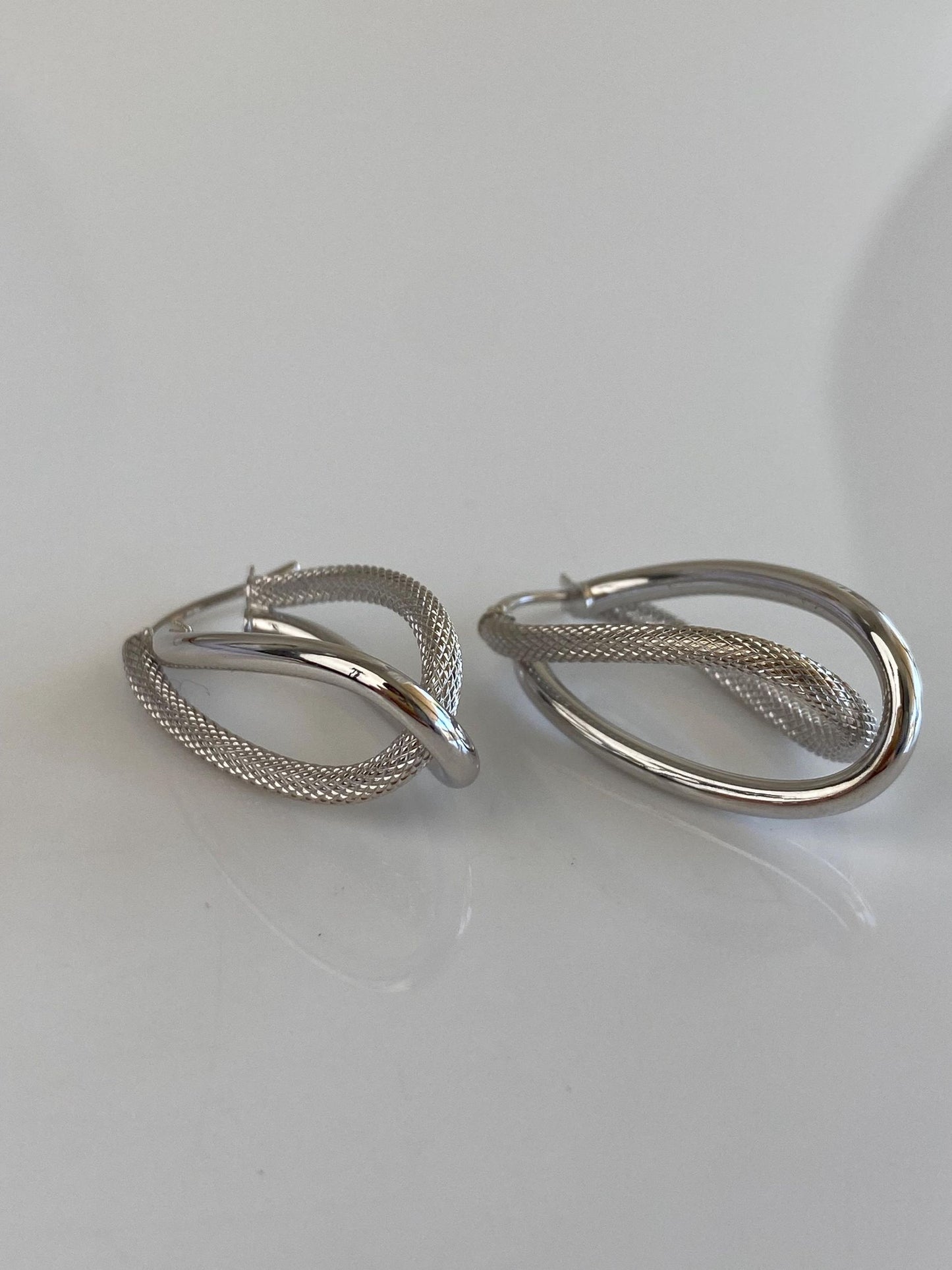 Vintage 14k White Gold Textured Looped Hoop Earrings