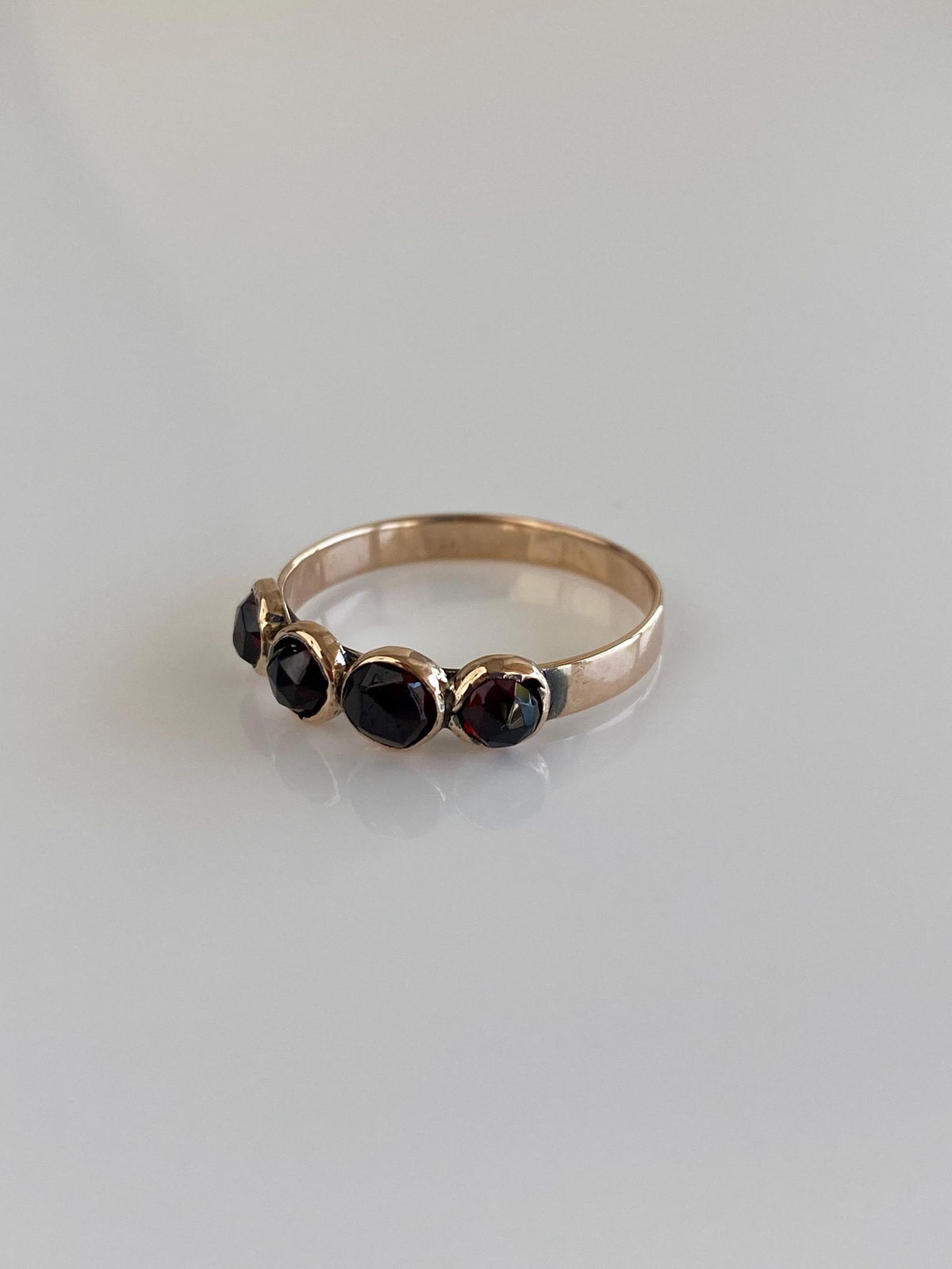 Vintage Solid 9k Rosey Gold Garnet Row Ring - Size 9.25
