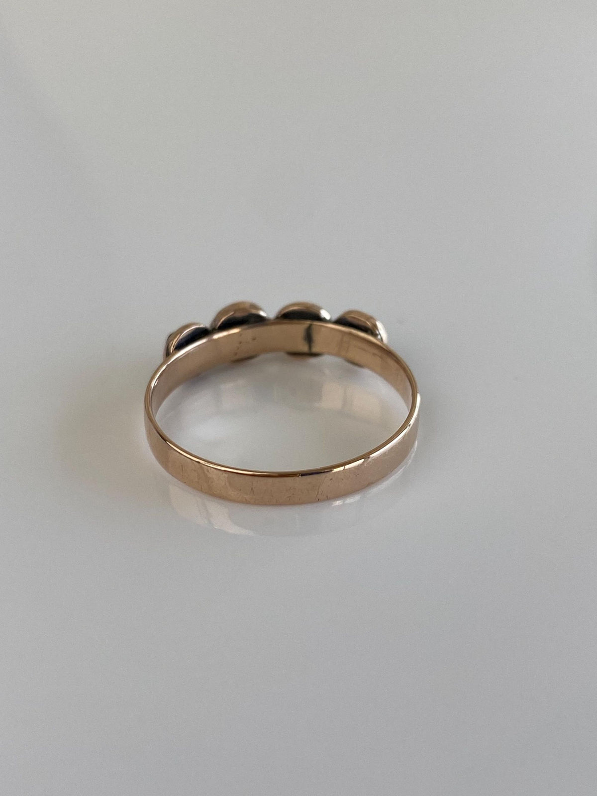 Vintage Solid 9k Rosey Gold Garnet Row Ring - Size 9.25