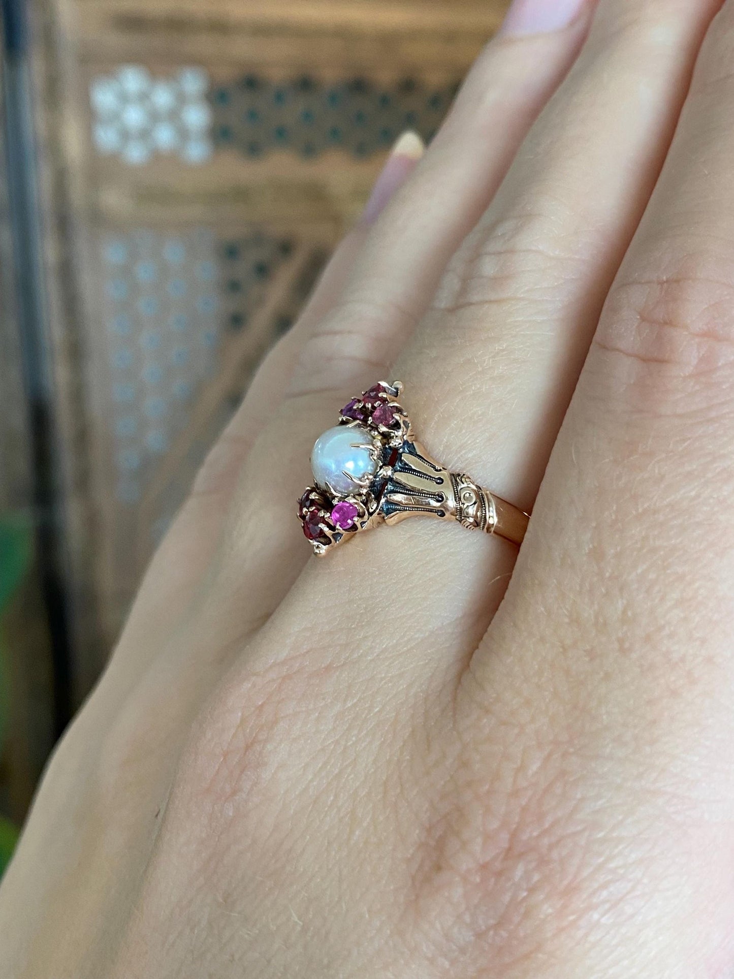 Vintage Solid 9k Rosey Gold Pink Sapphire Pearl Ring - Size 6.75